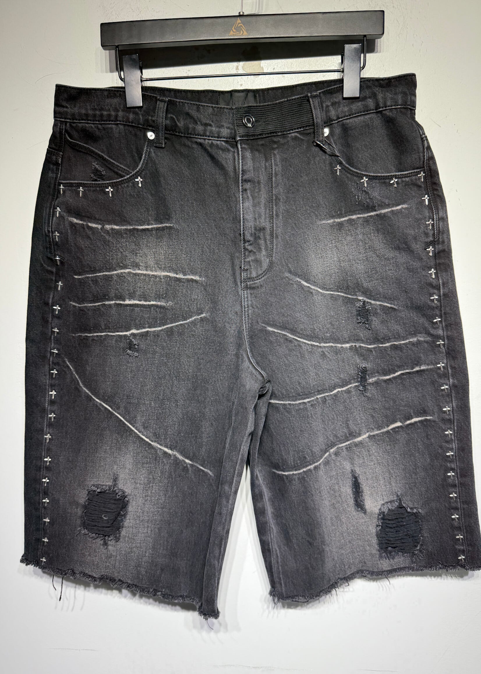 RTA Metal Cross Cutoff Shorts Masc 36