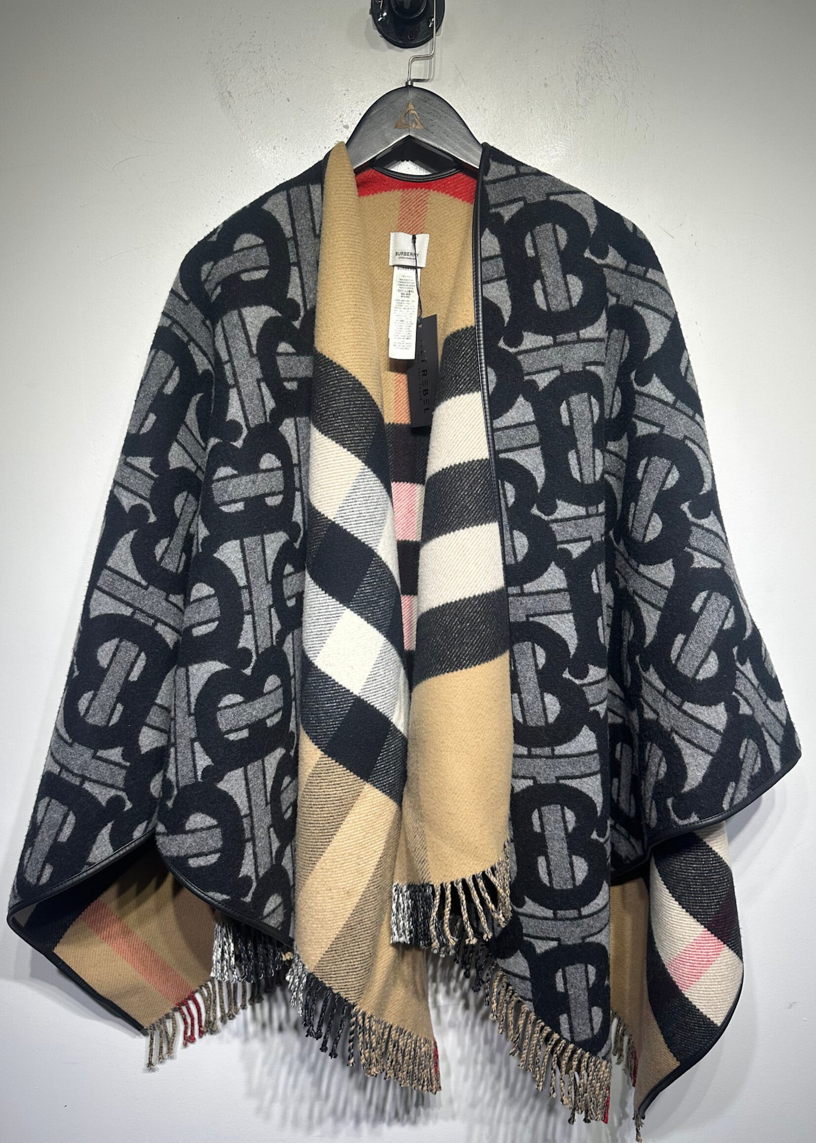 Burberry TB Novacheck Reversible Poncho OS