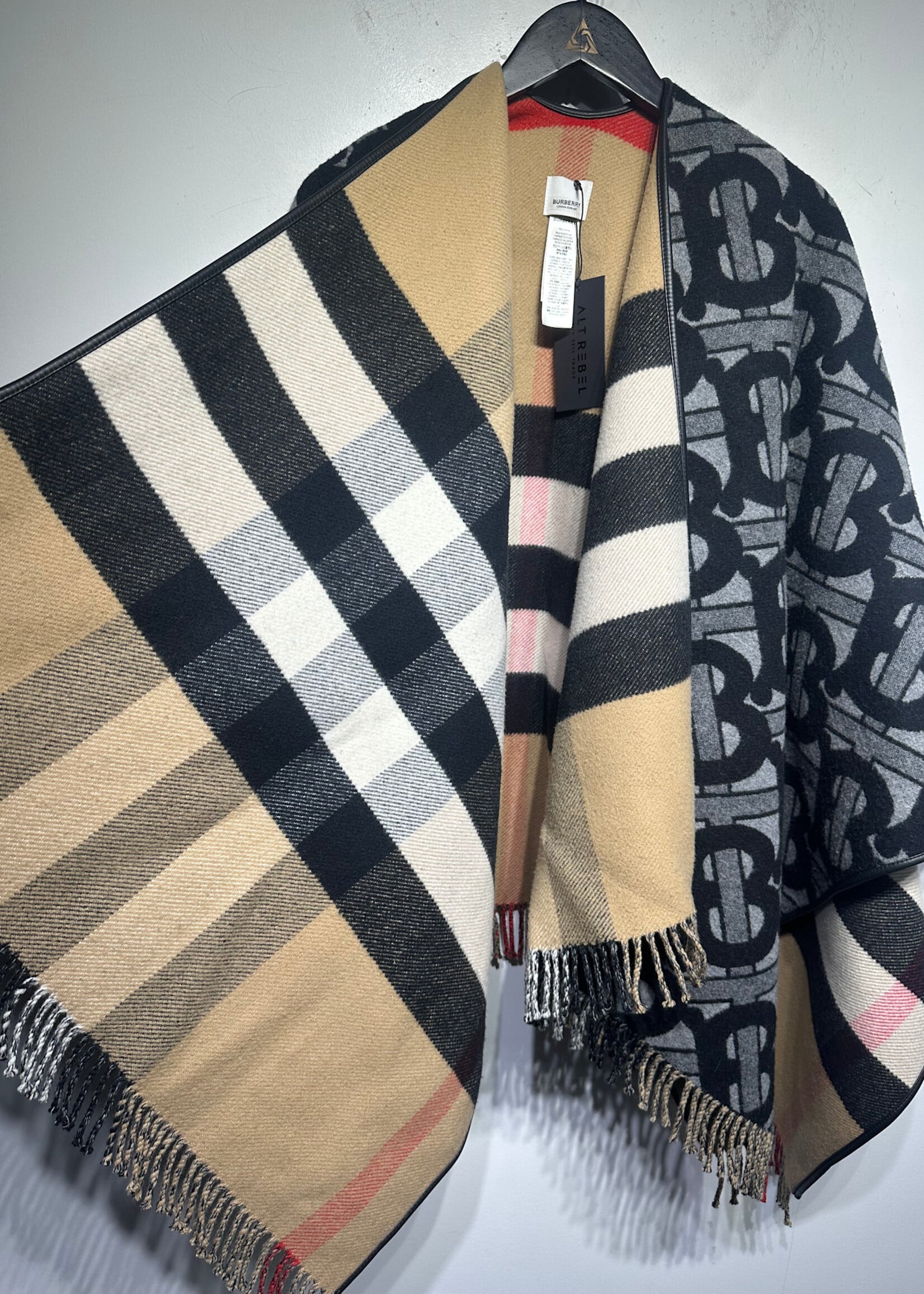 Burberry TB Novacheck Reversible Poncho OS