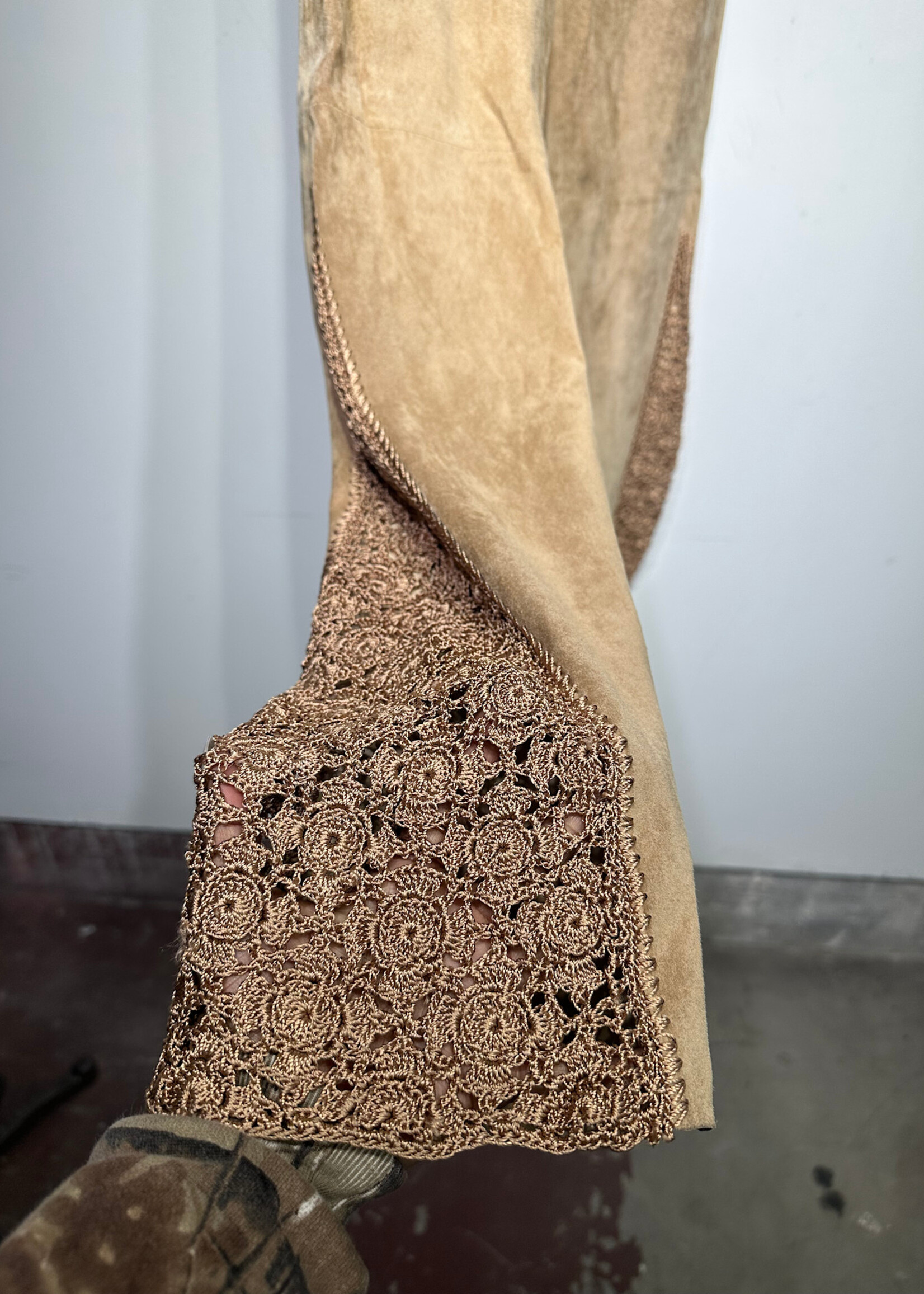Y2K NWT Cache Suede Tan Knit Detail Flares 28