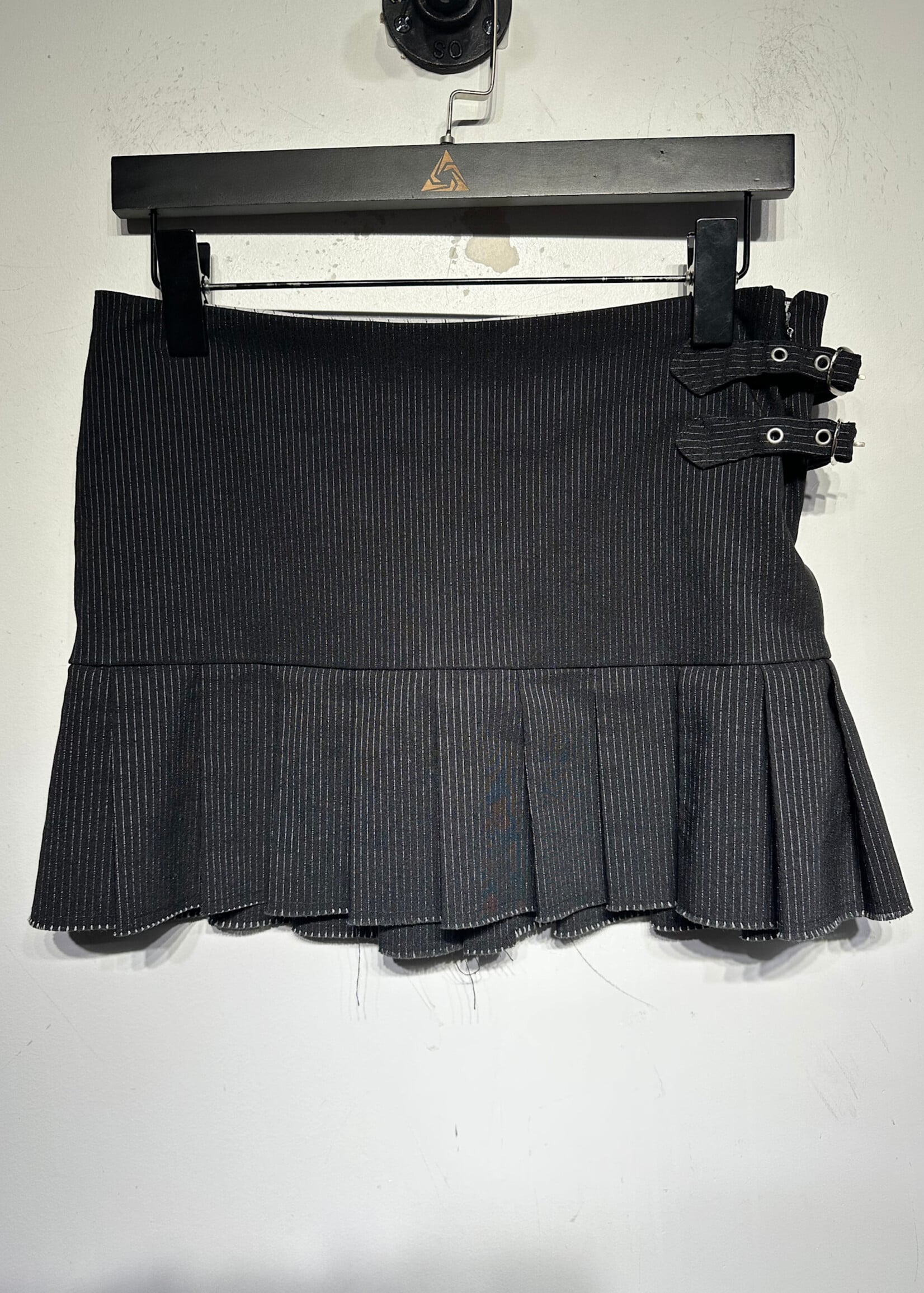 Charlotte Russe Black Pleated Pinstripe Skirt 30