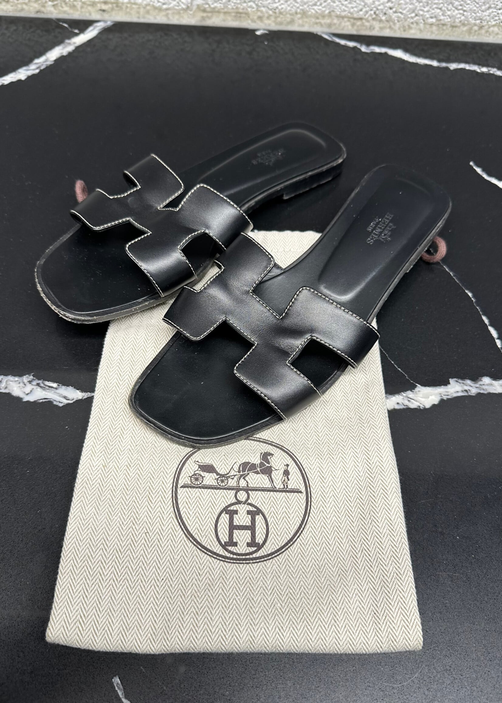Hermes Oran Black Leather Sandal 39.5/8.5