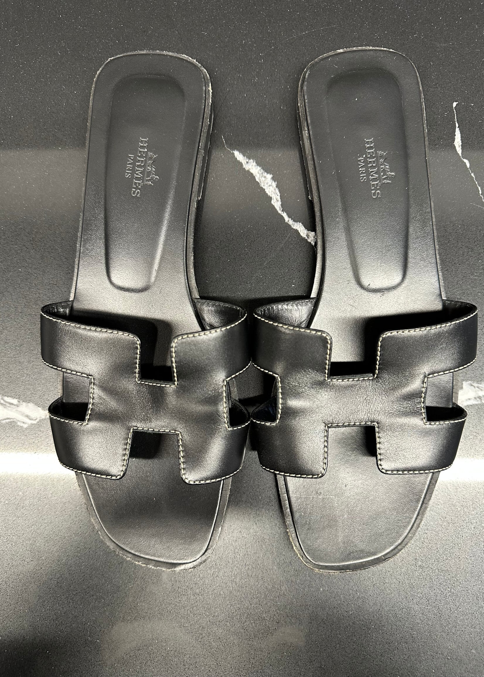 Hermes Oran Black Leather Sandal 39.5/8.5