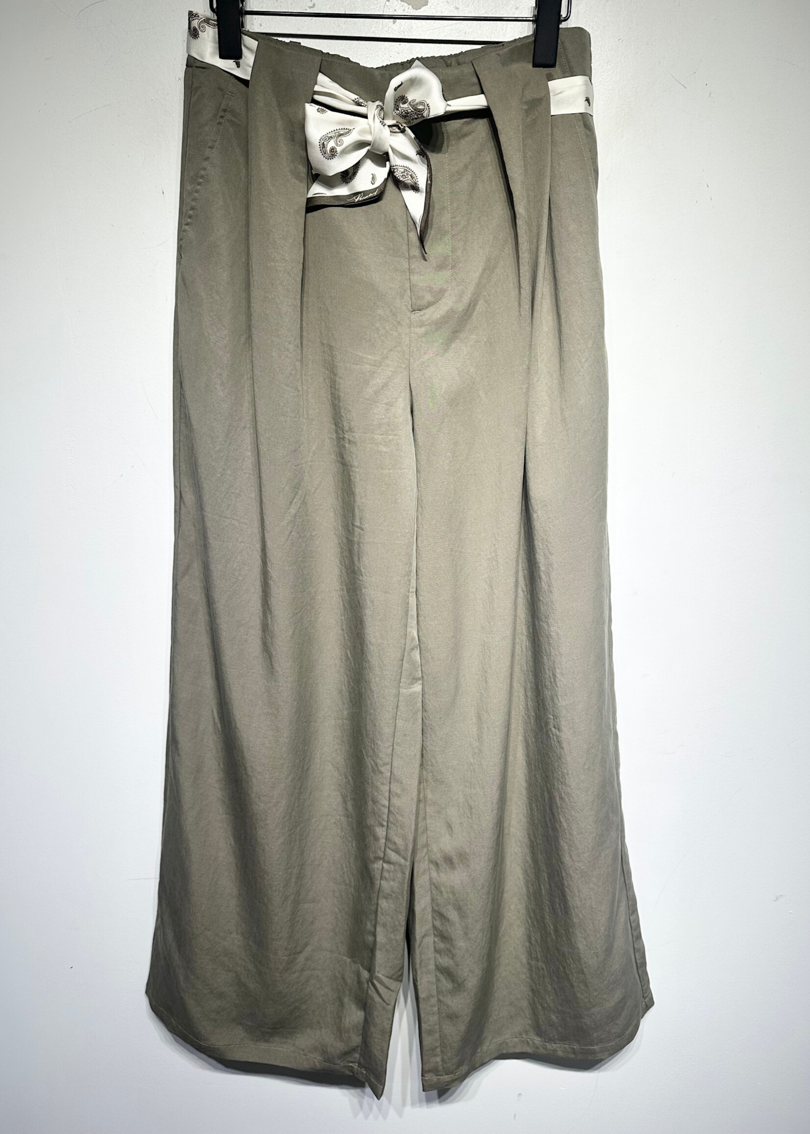 Peacebird Taupe Wide Leg Pants w Paisley Belt 28