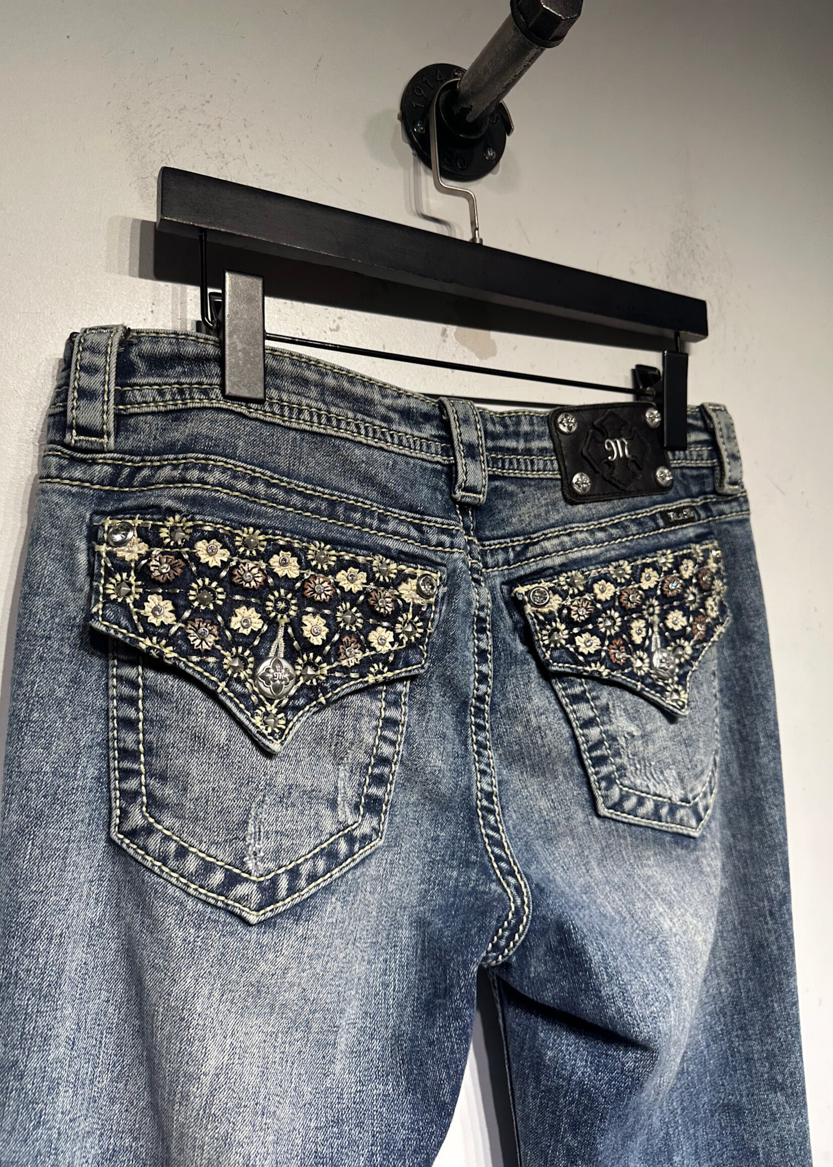 Miss Me Bootcut Flower Embelish Denim Pocket Fem 31"