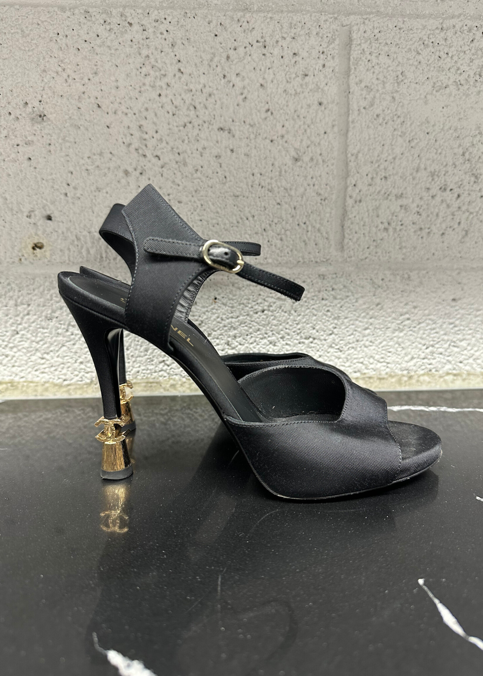 Chanel Black CC Stiletto Black Heels 38.5/8