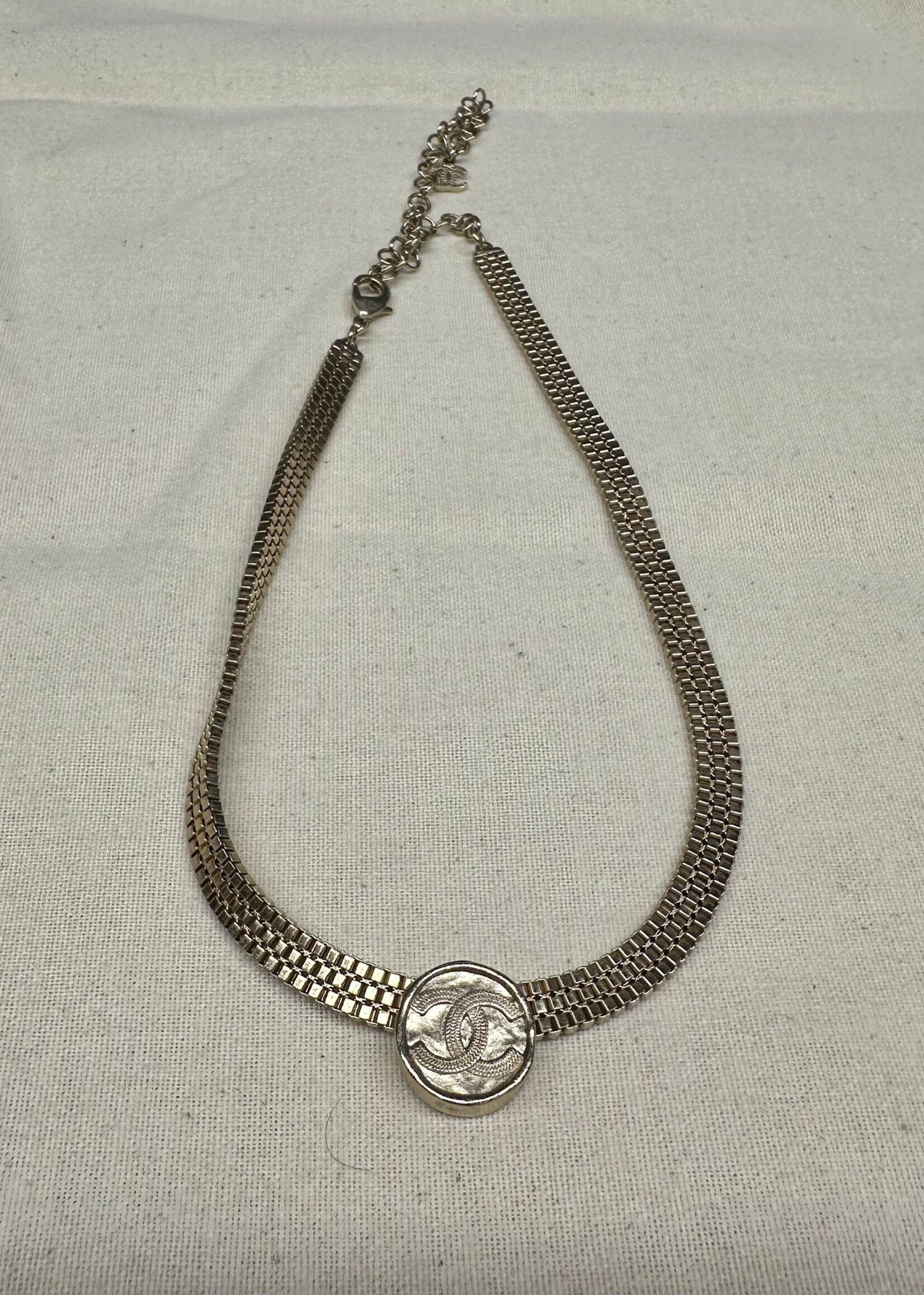 Chanel 2022 Gold Circle Logo Necklace