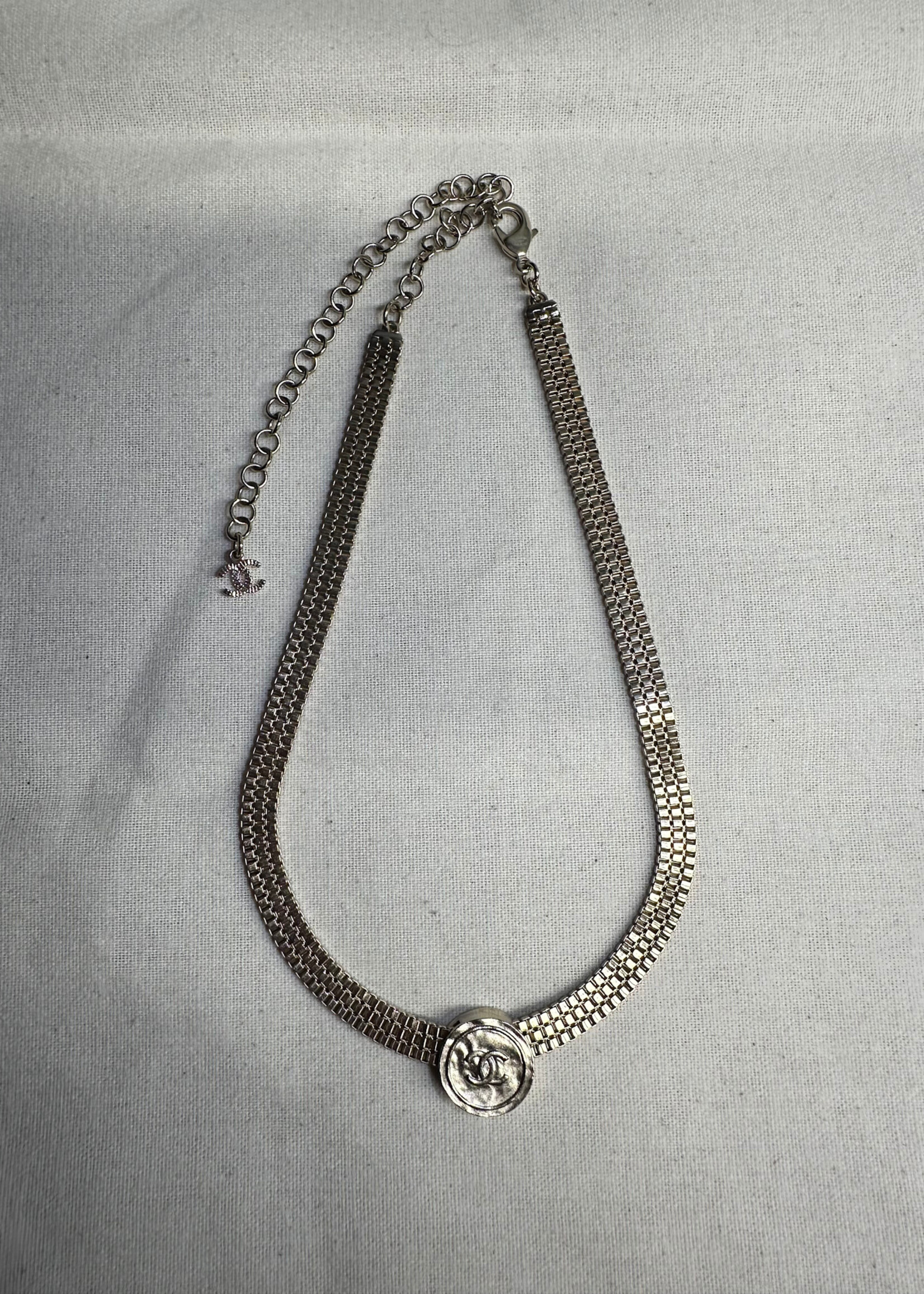 Chanel 2022 Gold Circle Logo Necklace
