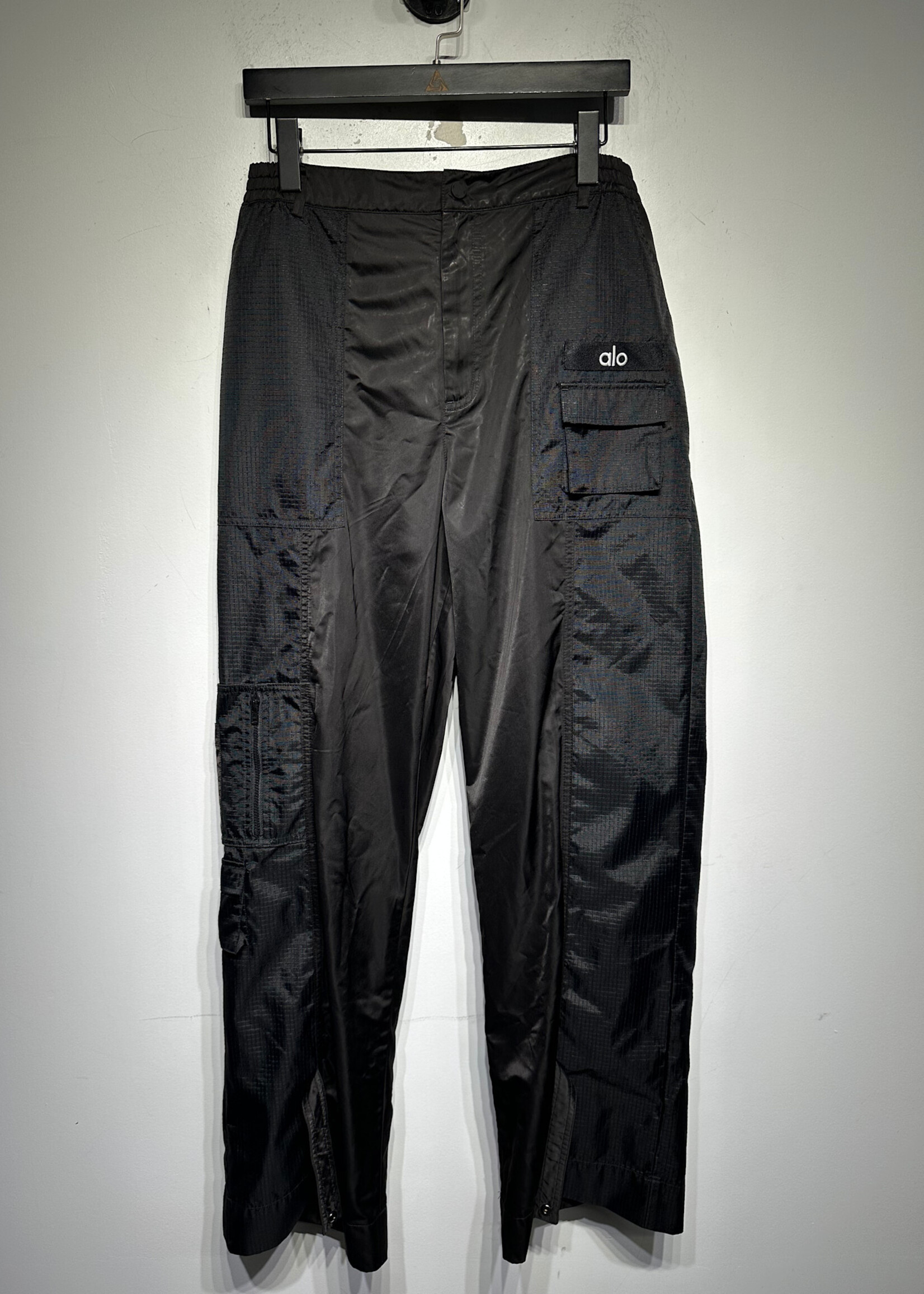 Alo Black Cargo Stretch Pants M/Fem 30