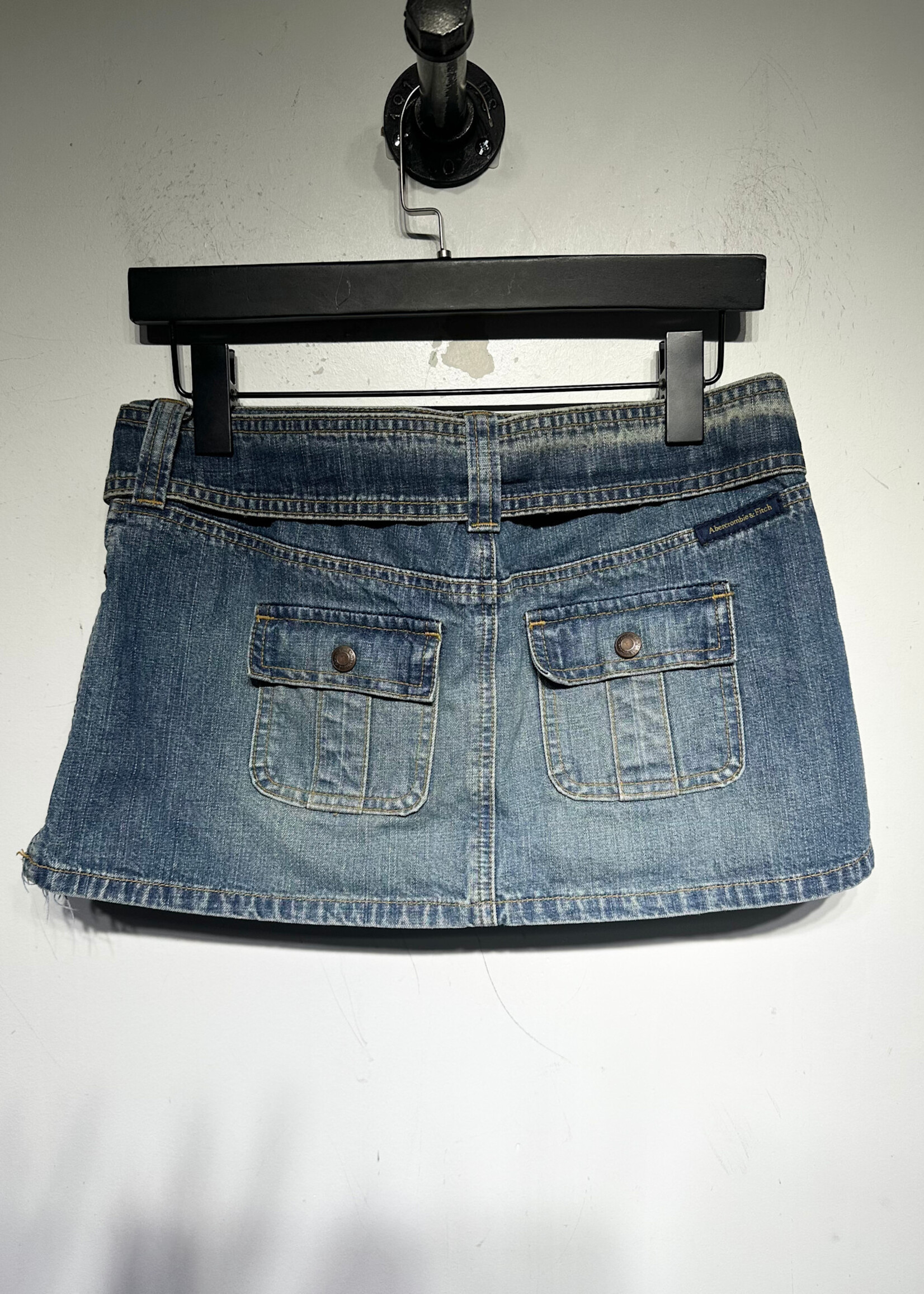Abercrombie Sandwash Y2K Big Belt Mini Skirt 26