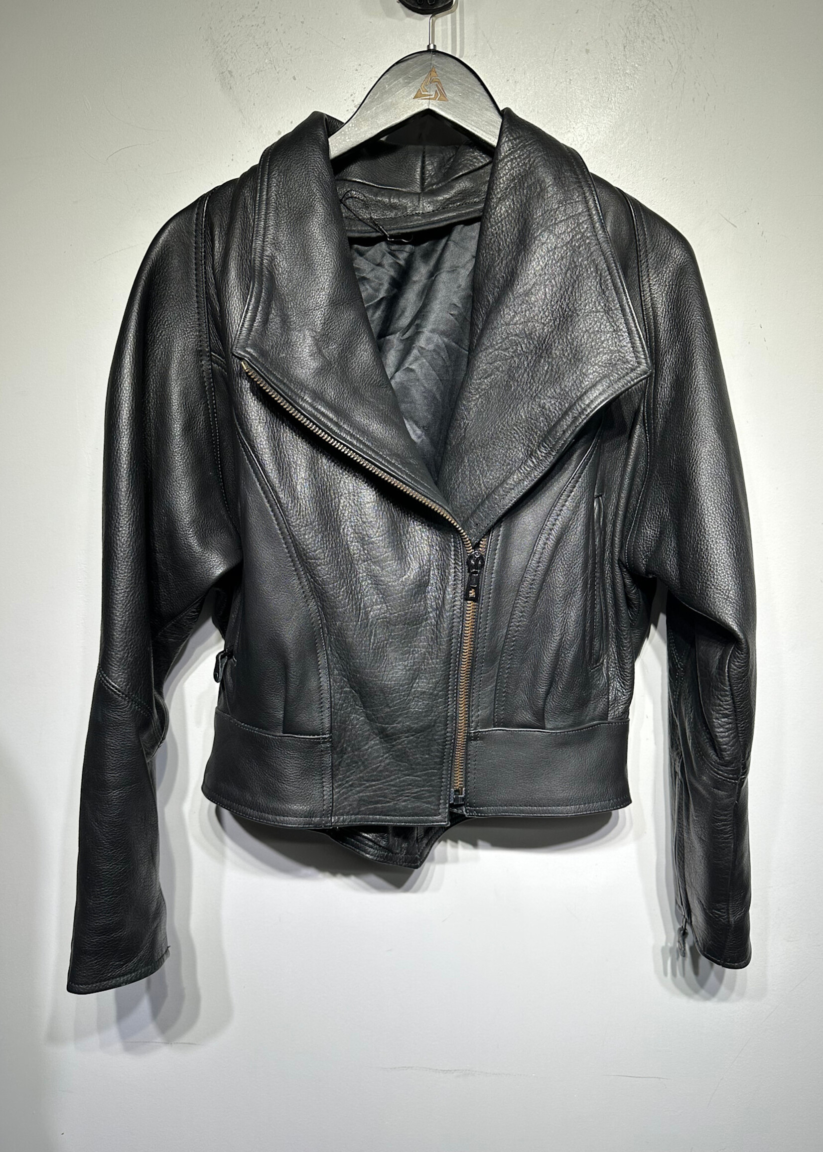 No Label Black Leather Asymmetrical Zip Jacket Fem M