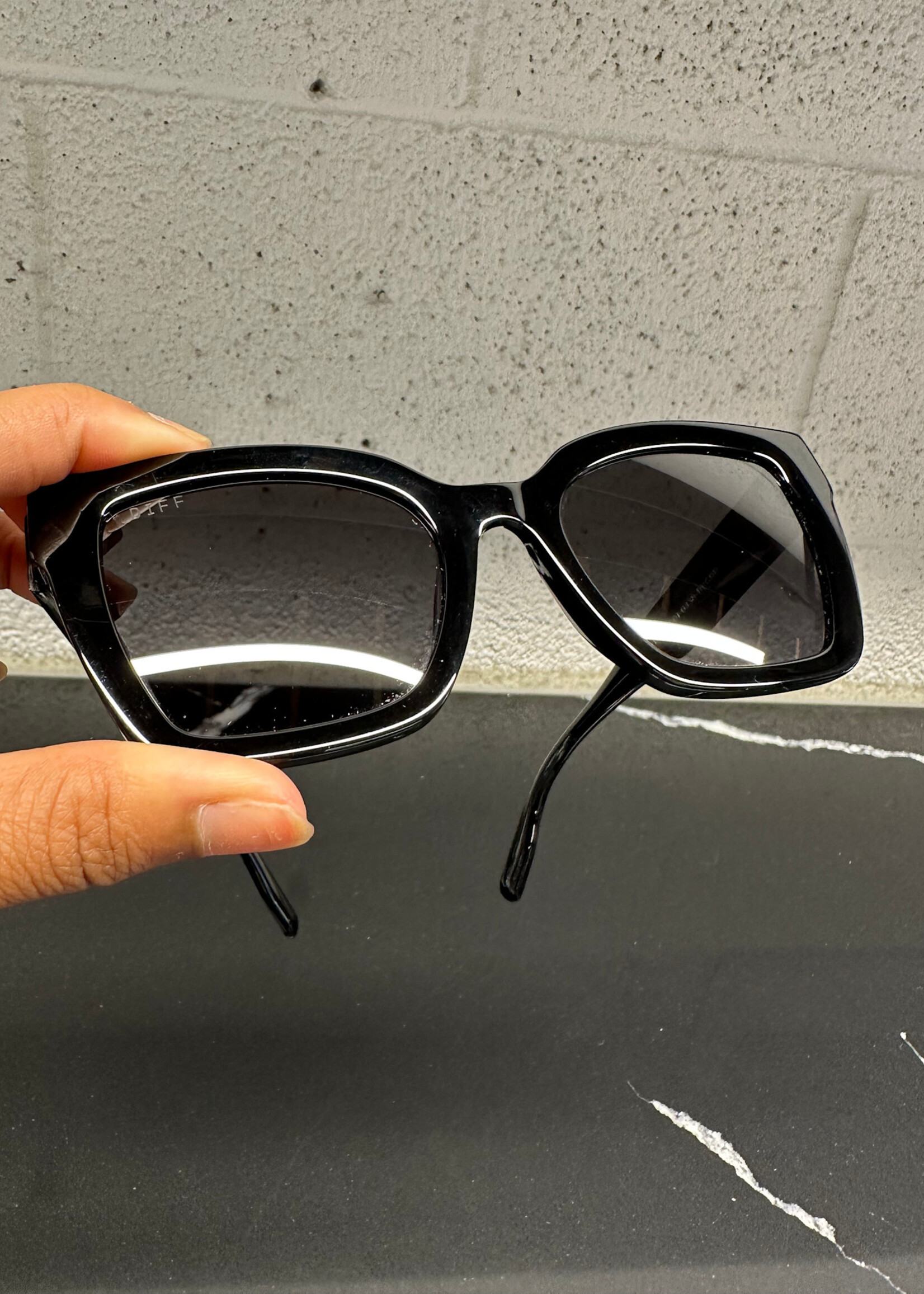 Diff Eyewear Black RHYS DE01 Shades OS