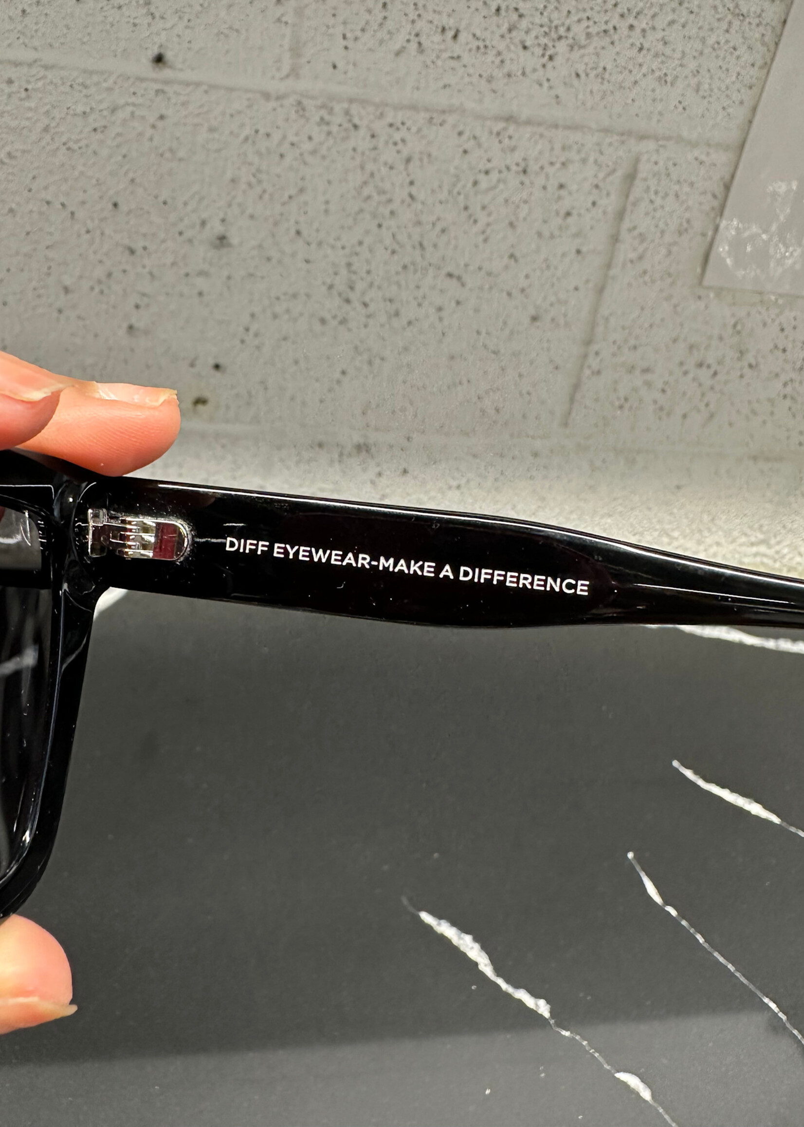 Diff Eyewear Black RHYS DE01 Shades OS
