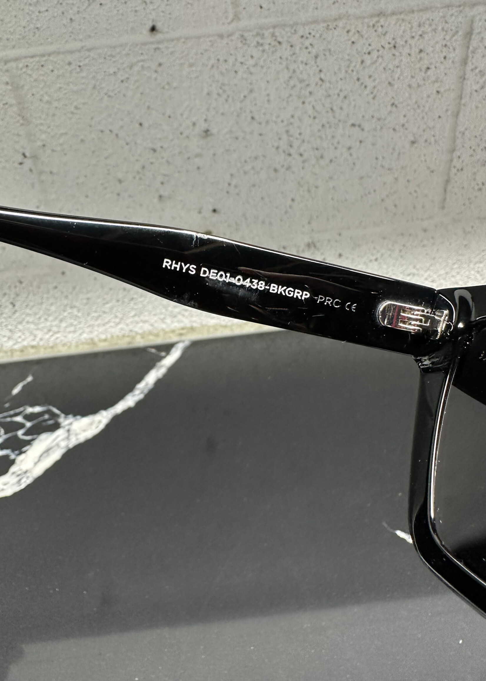 Diff Eyewear Black RHYS DE01 Shades OS