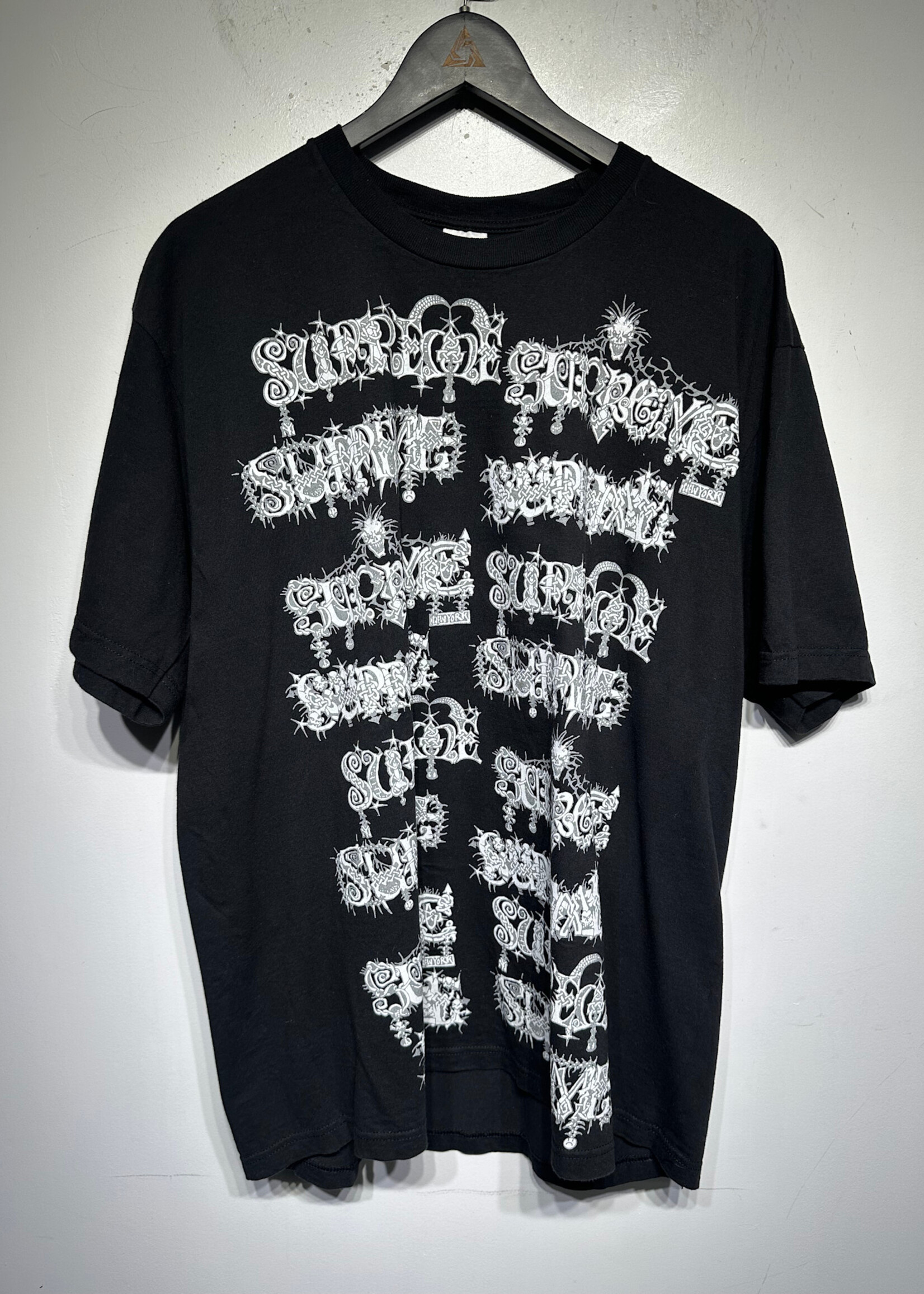 Supreme Black Wombat Logo Tee XL