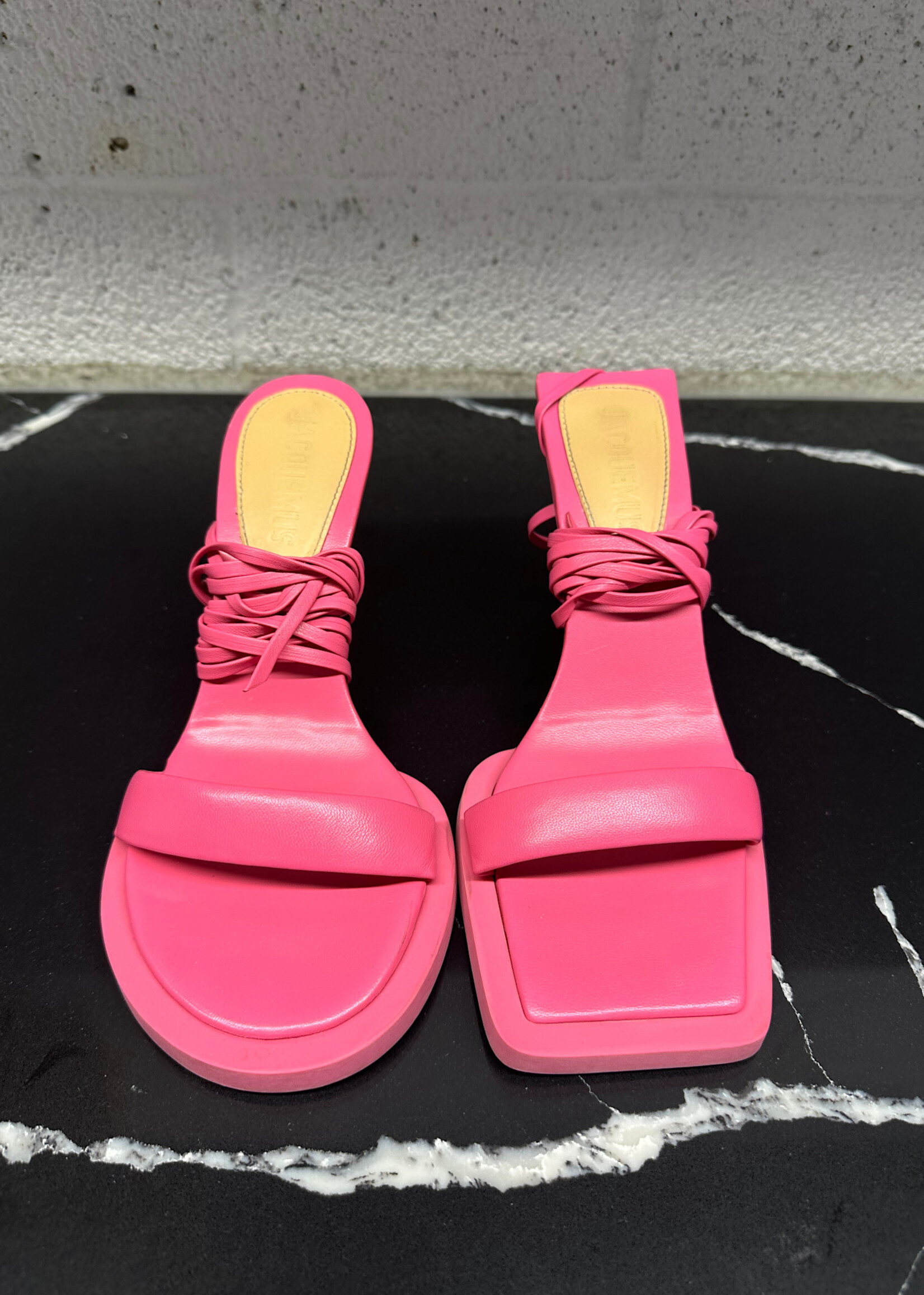 Jaquemus Pink Le carre Round Heels 7 Fem W Box