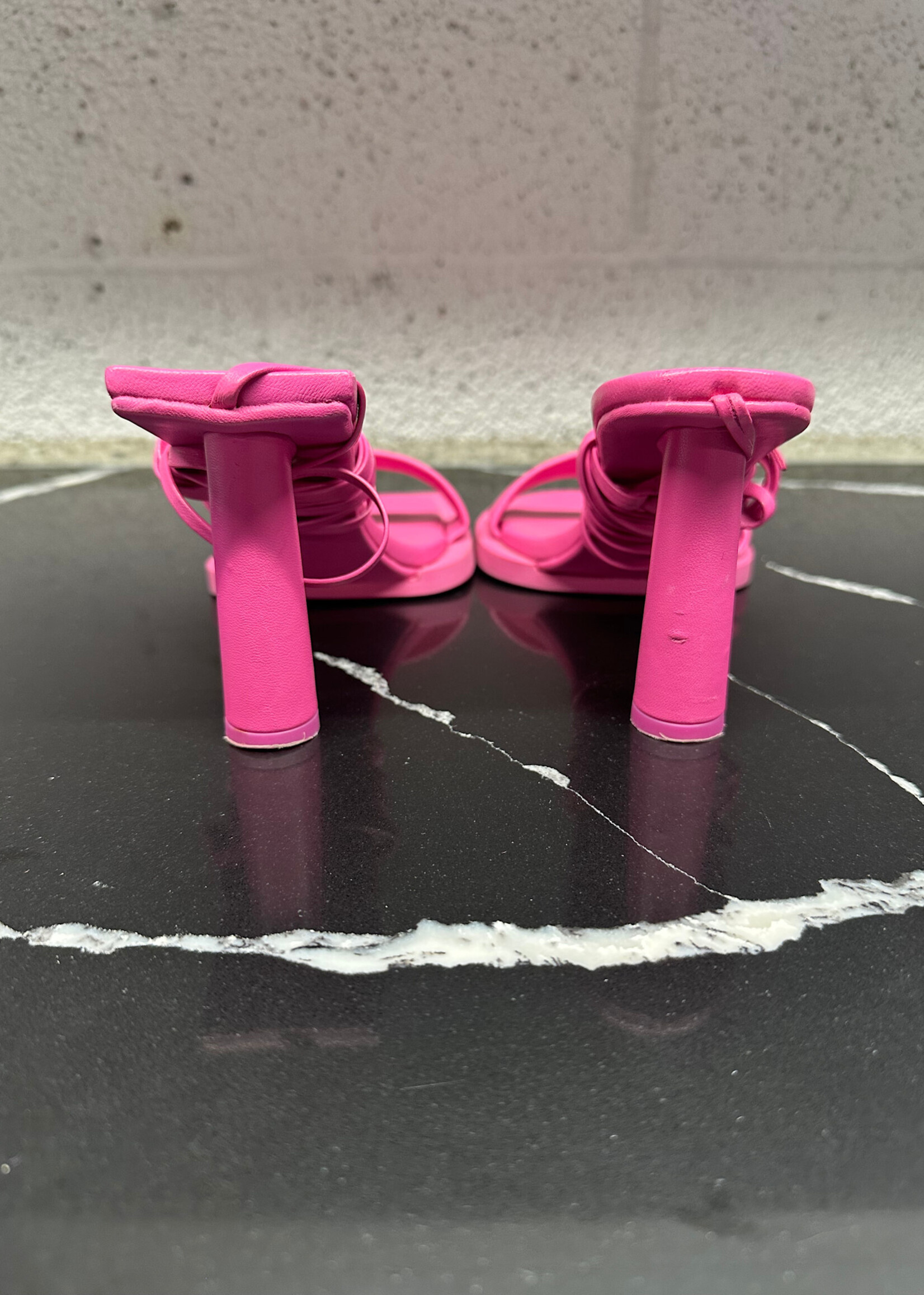 Jaquemus Pink Le carre Round Heels 7 Fem W Box