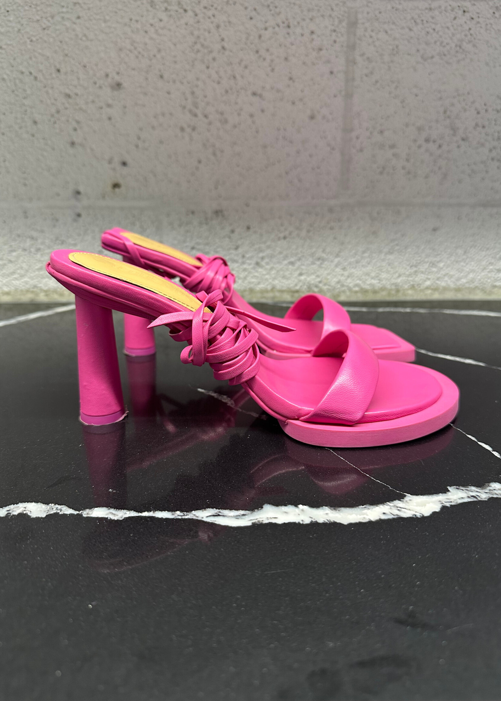 Jaquemus Pink Le carre Round Heels 7 Fem W Box