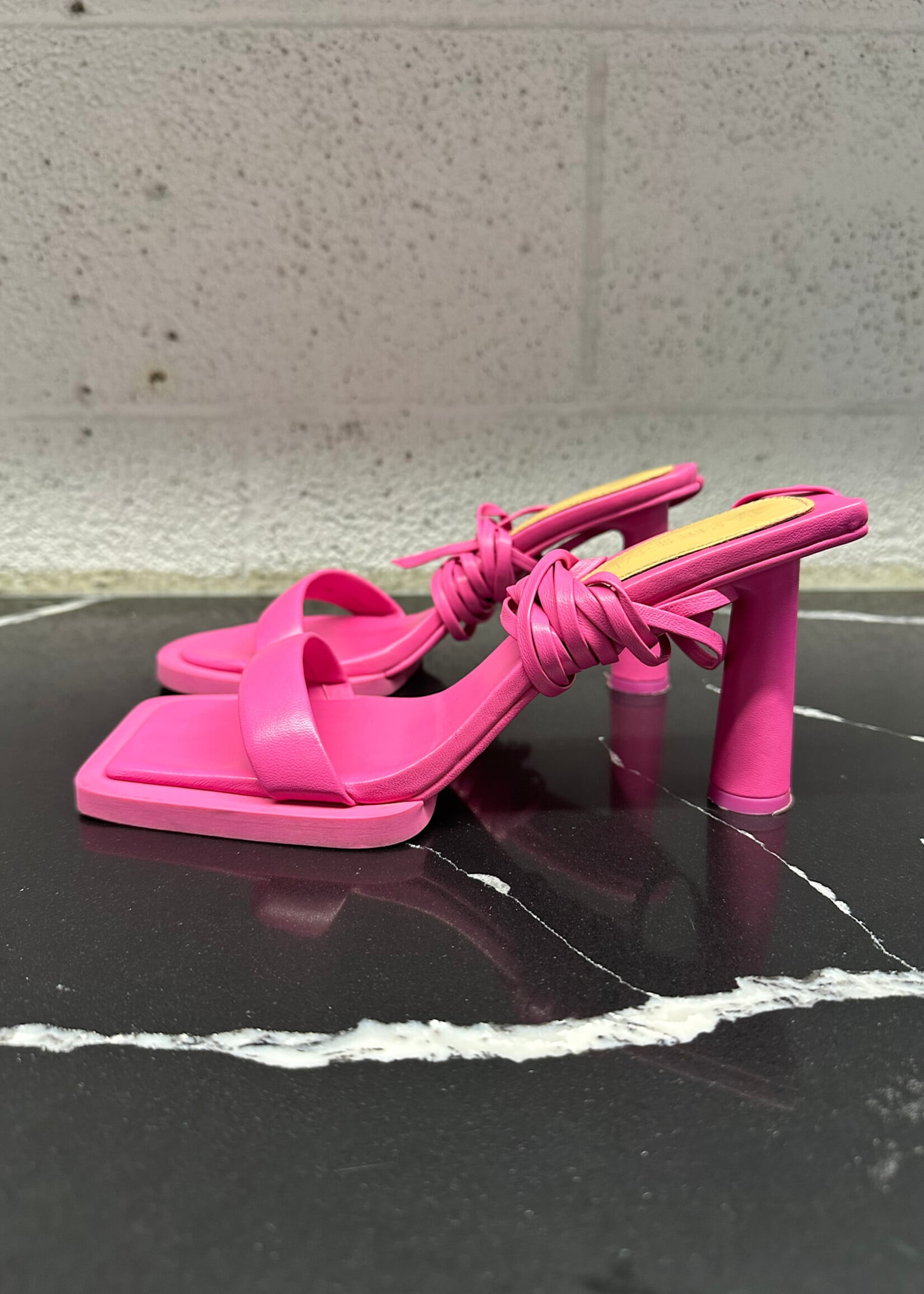 Jaquemus Pink Le carre Round Heels 7 Fem W Box