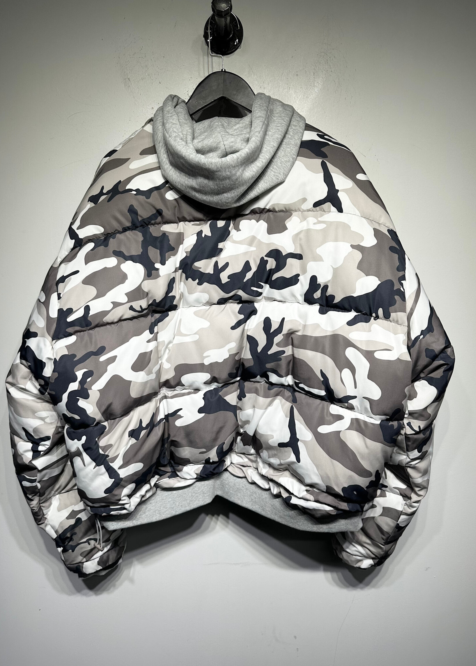 Project GR Grey Snow Camo Puffer Reversible Jacket XL