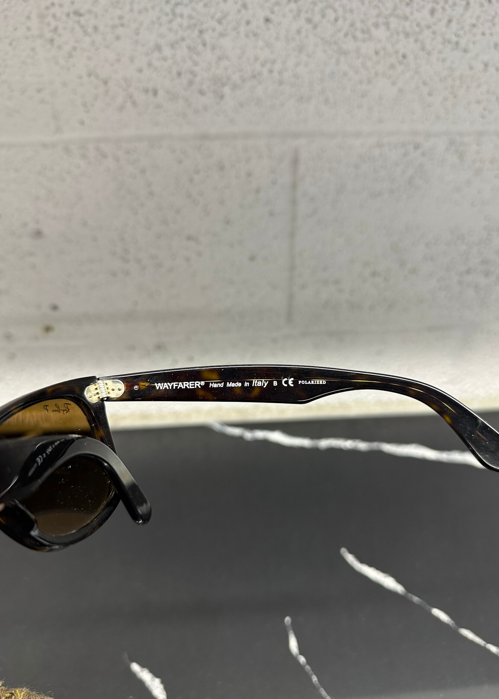 Ray Ban Polarized Wayfarer WITH CASE