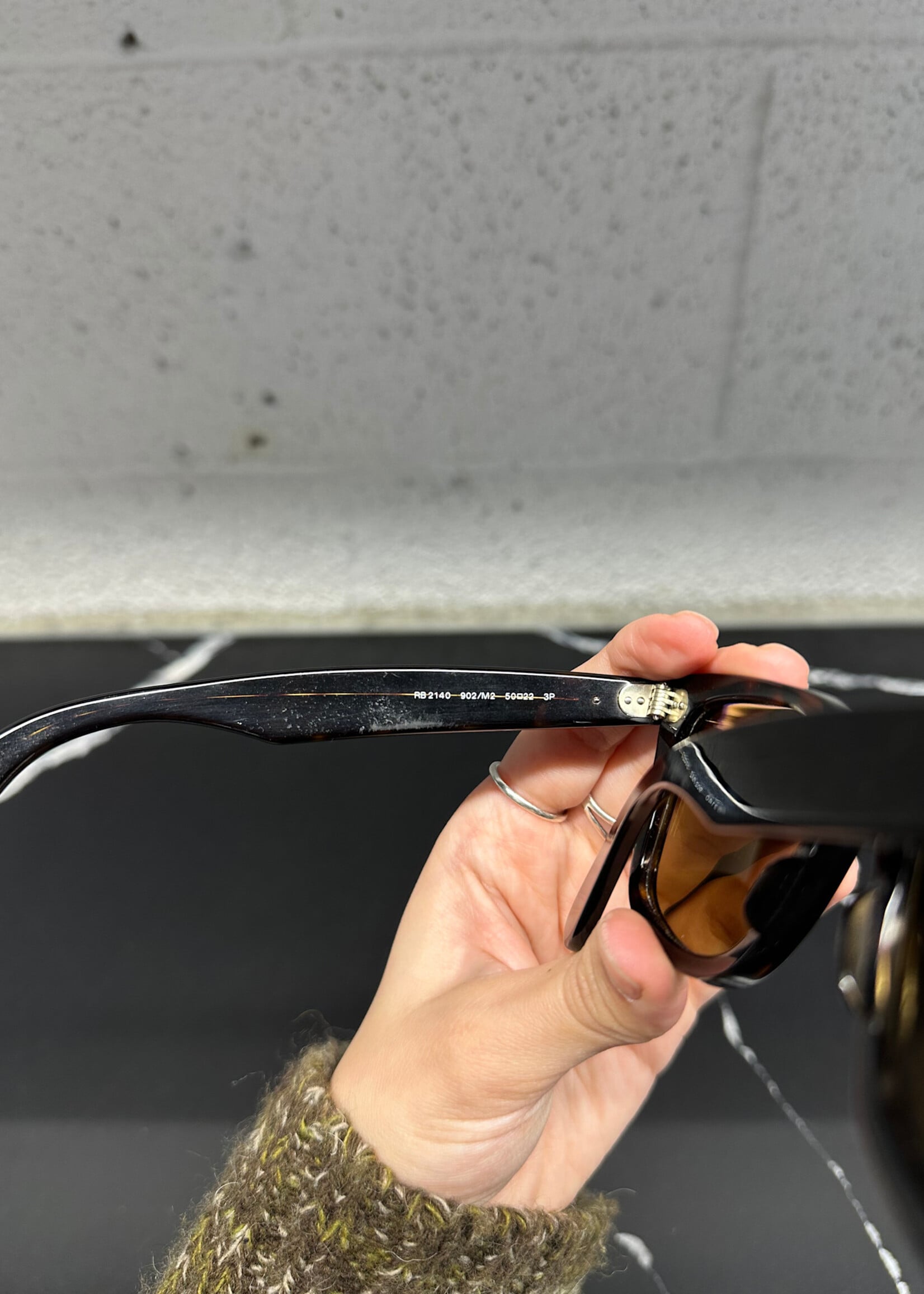 Ray Ban Polarized Wayfarer WITH CASE