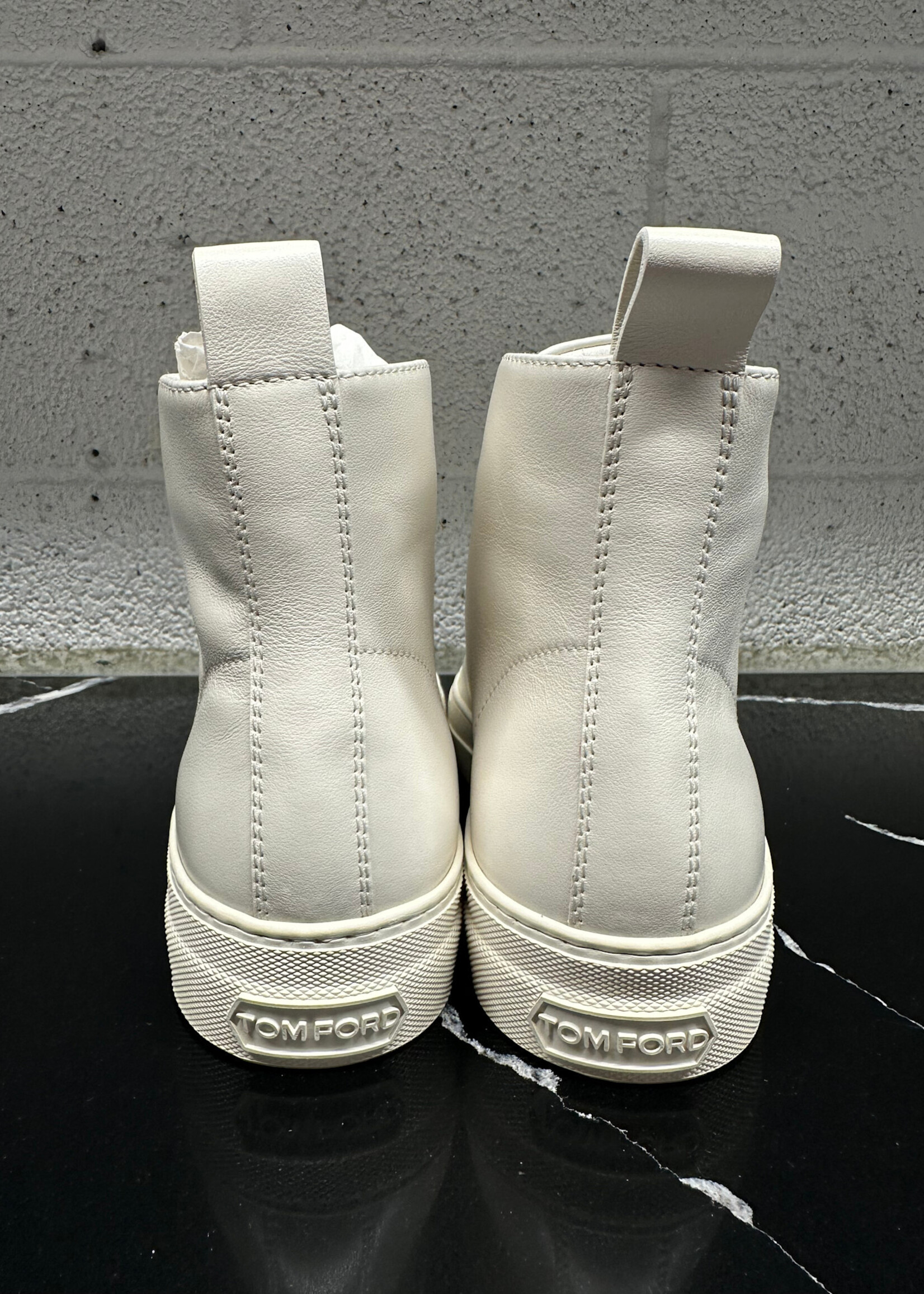 Tom Ford White Cambridge Sneakers  37/ Fem 7 Retail: $990