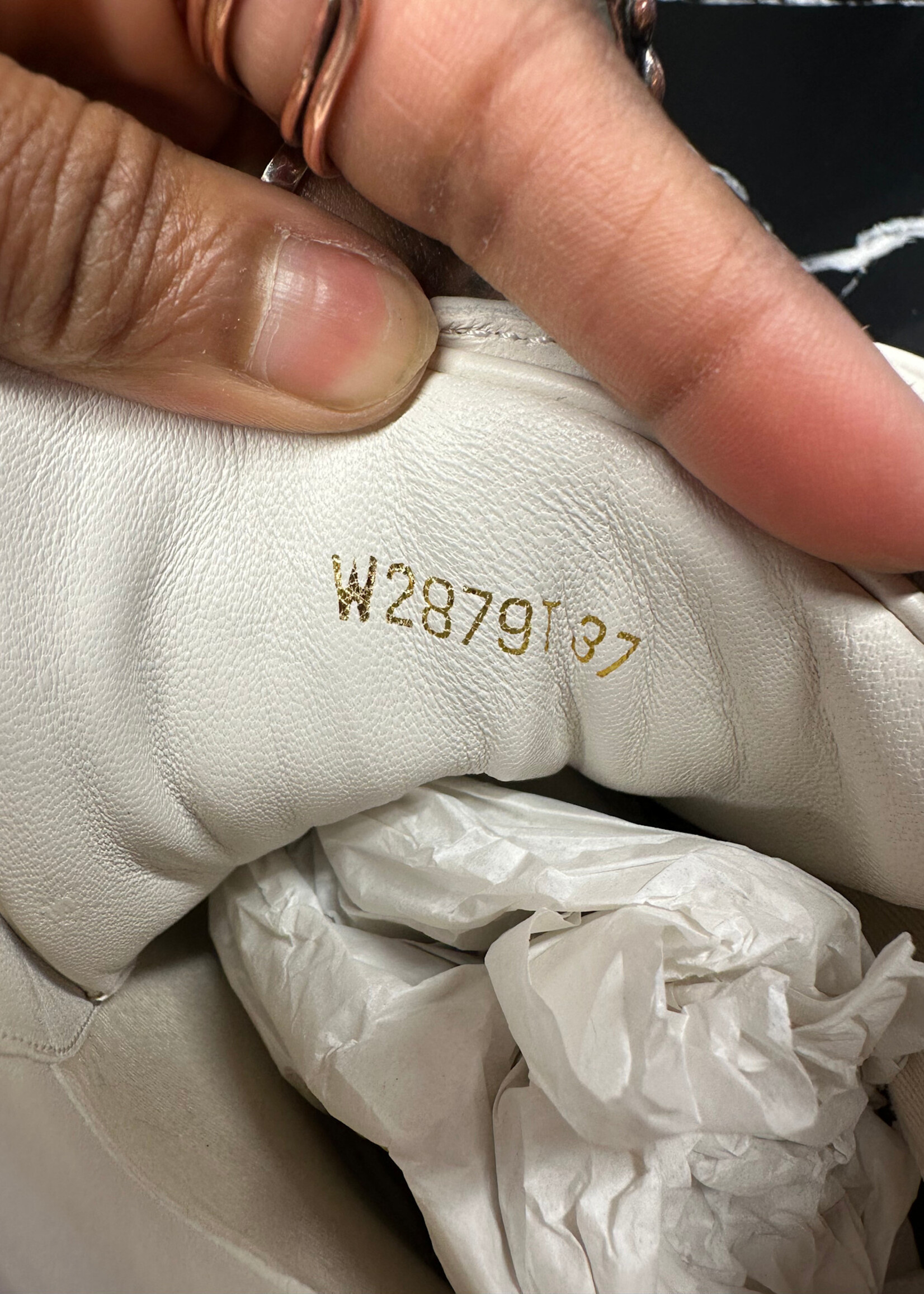 Tom Ford White Cambridge Sneakers  37/ Fem 7 Retail: $990