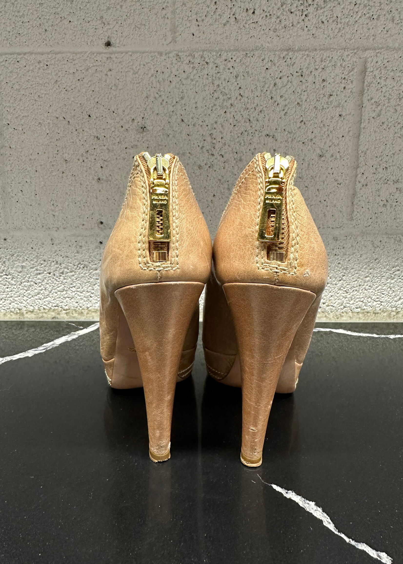 Prada Nude Leather Peep Toe Bootie 8/38 Fem
