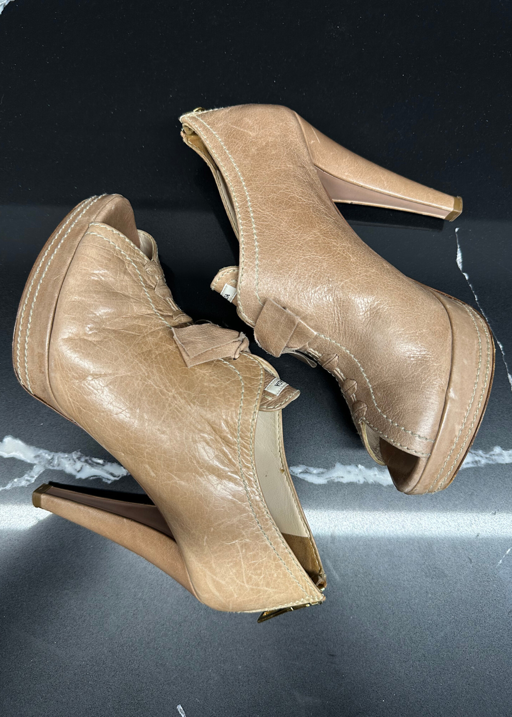 Prada Nude Leather Peep Toe Bootie 8/38 Fem