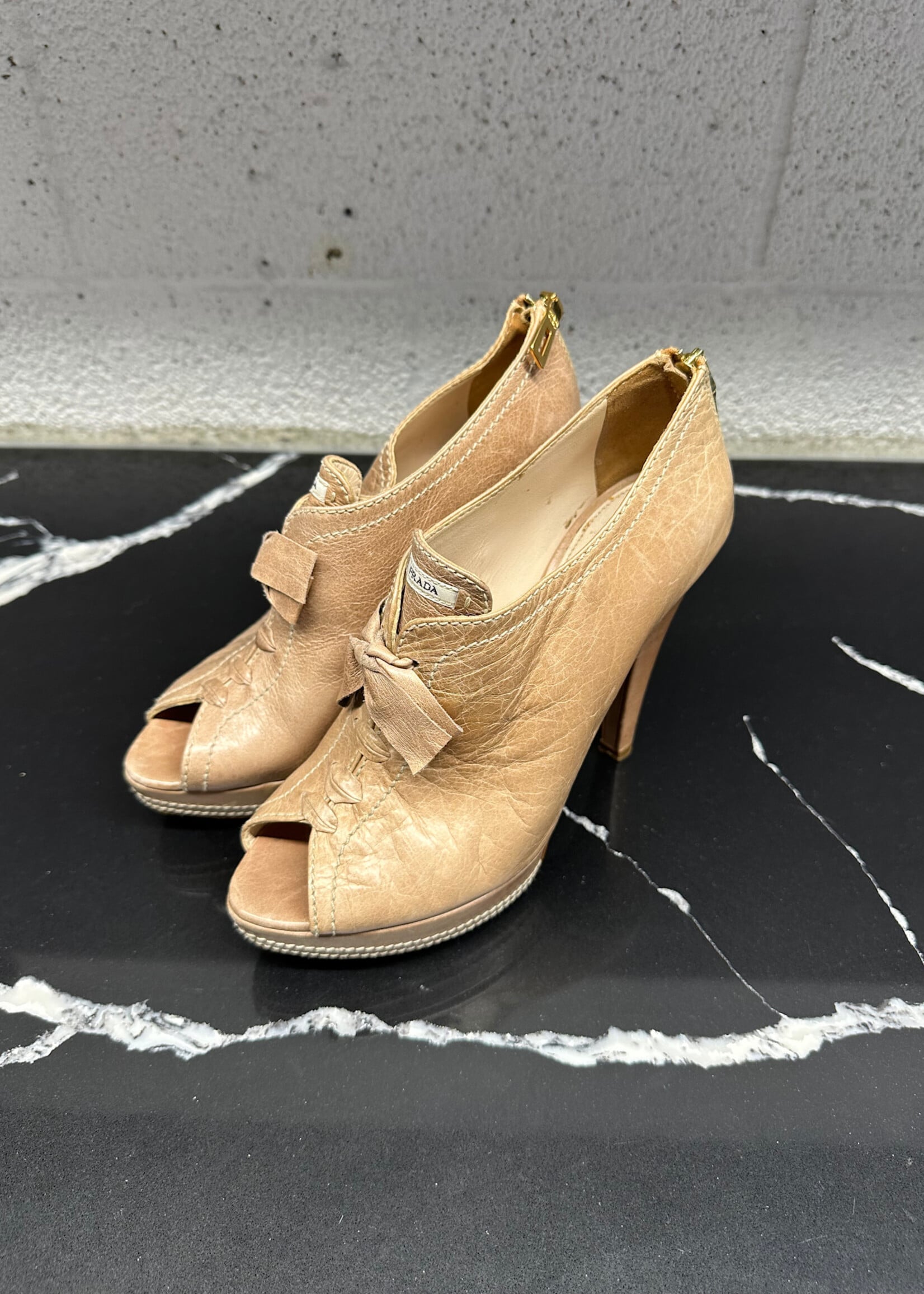 Prada Nude Leather Peep Toe Bootie 8/38 Fem