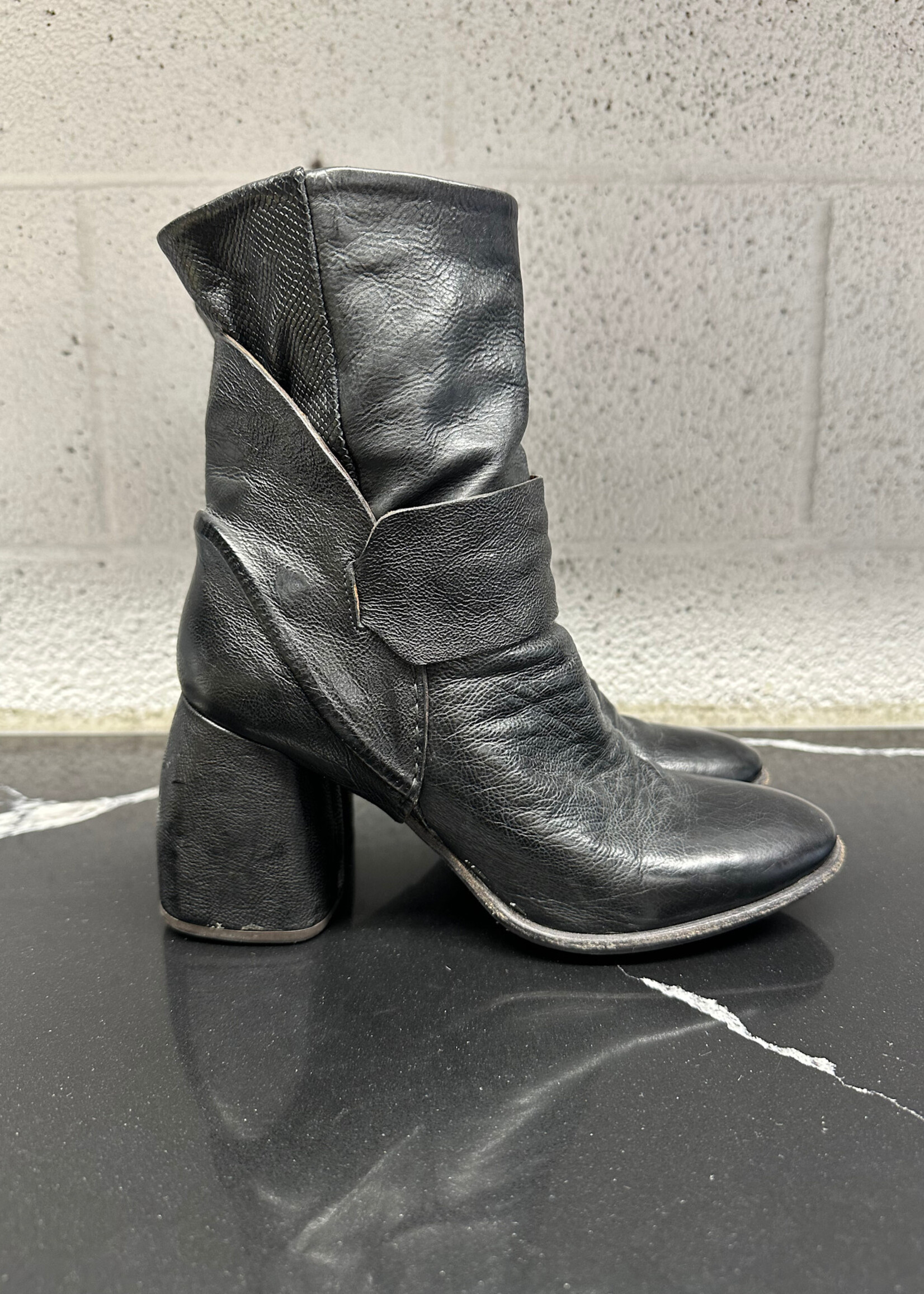 AS.98 Black Leather Spiral Zip Boots 37/7