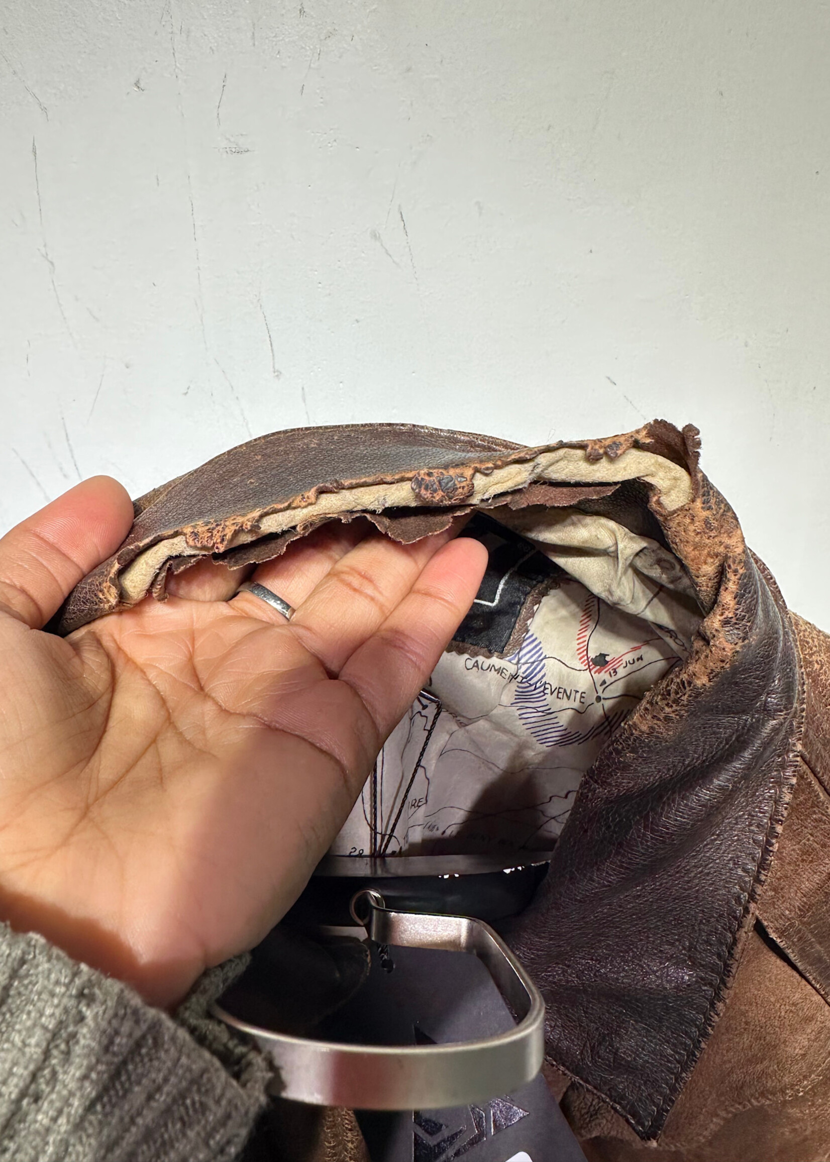 Izzi Distressed Brown g-2 Bomber Jacket Masc S AS IS