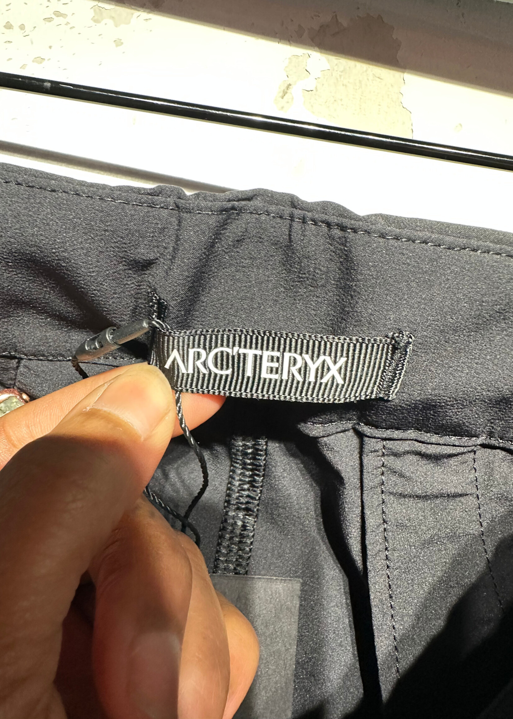 Arcteryx Black Konseal Lightweight Short Masc 30