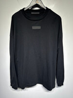 Essentials Black Center Rubber Logo LS M