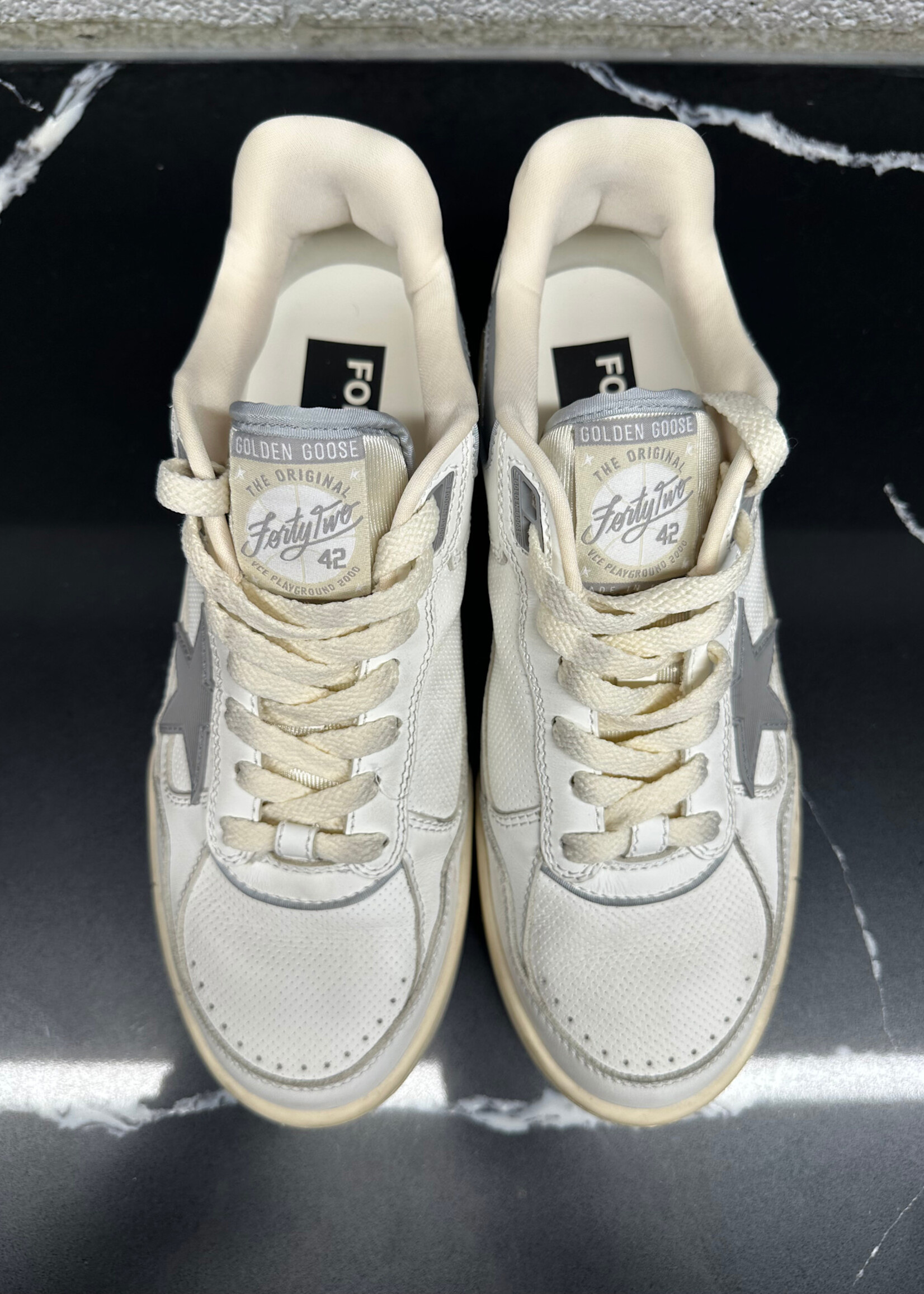 Golden Goose Forty Two White Sneakers Masc 7 Fem 8.5