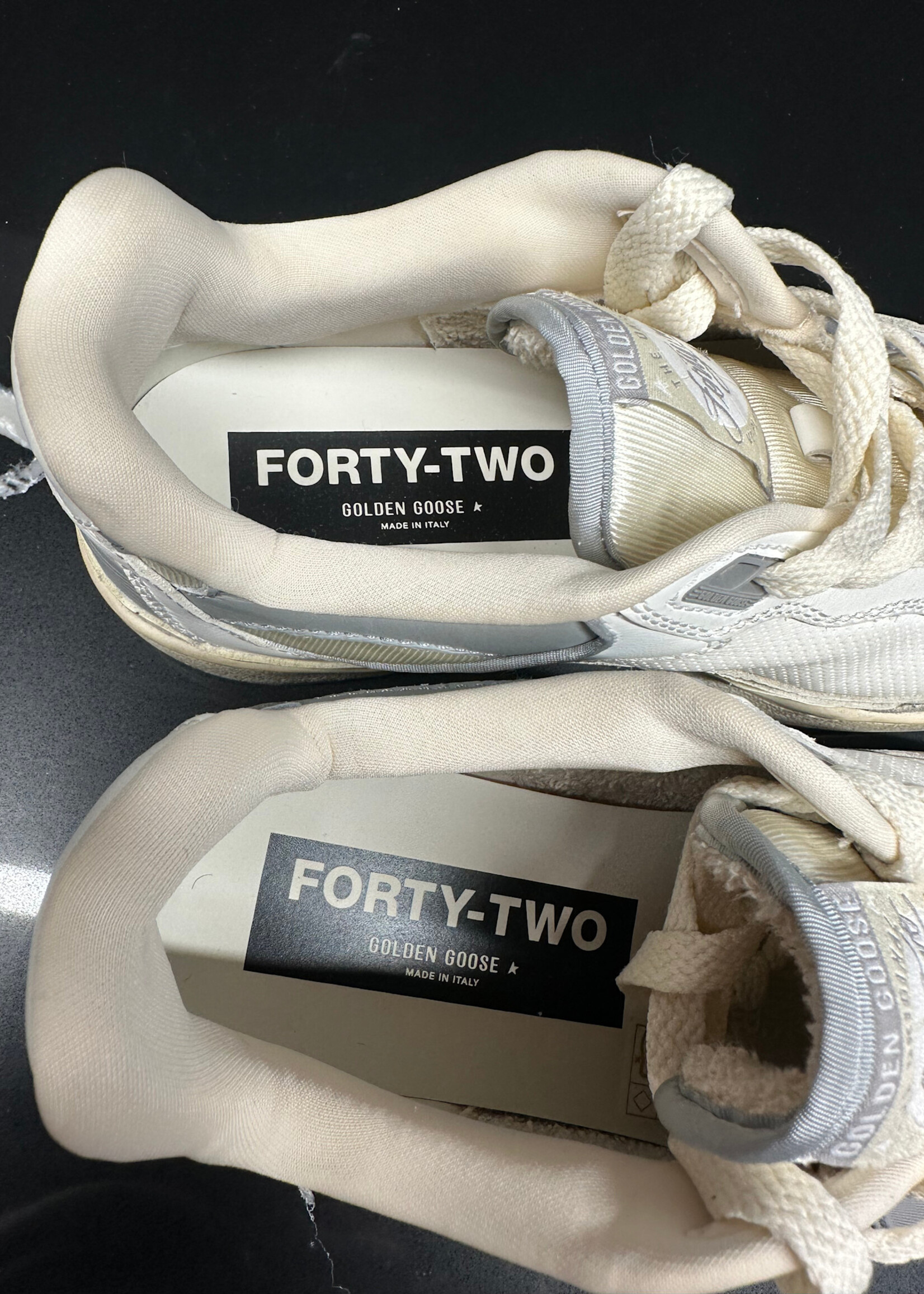 Golden Goose Forty Two White Sneakers Masc 7 Fem 8.5