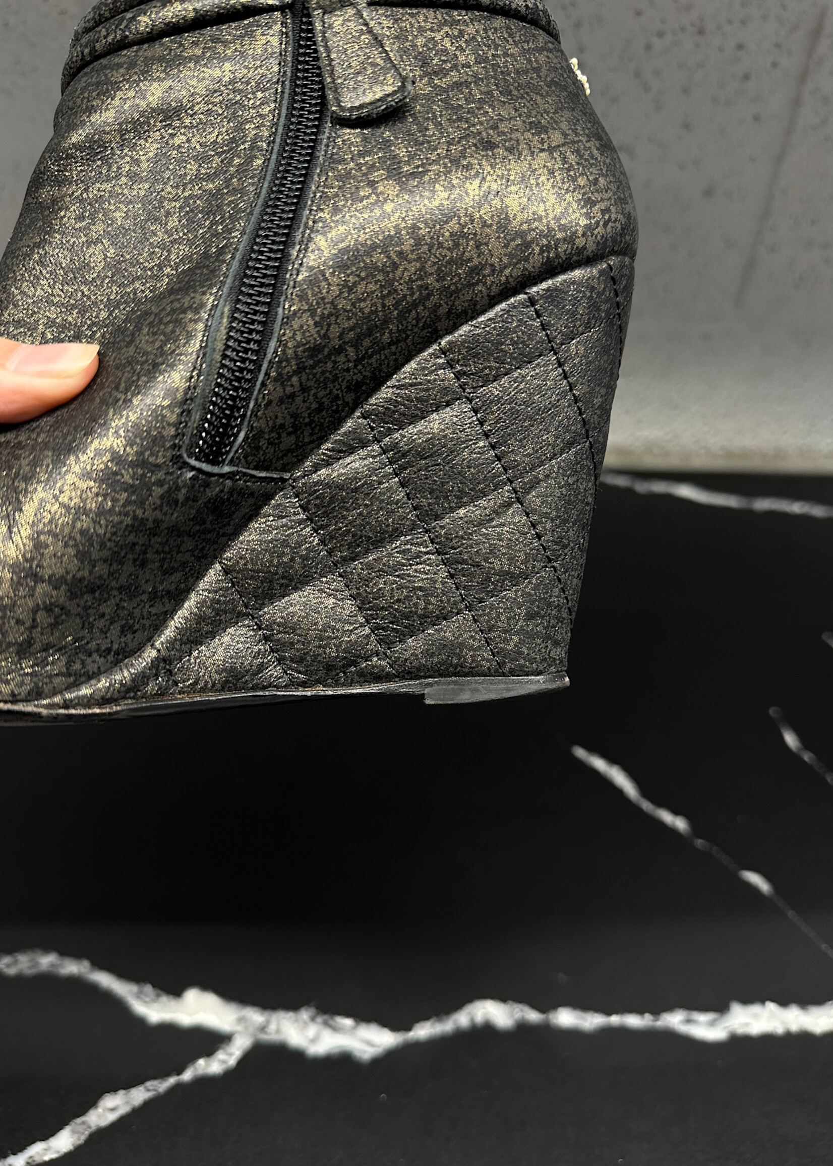 Chanel 2016 Interlocking Wedge Heels Fem 8