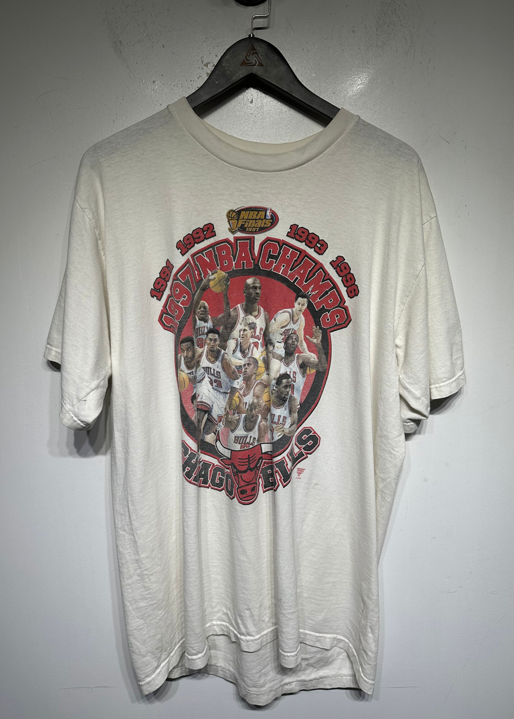 1997 Chicago Bulls White NBA Finals Tee Masc L AS IS