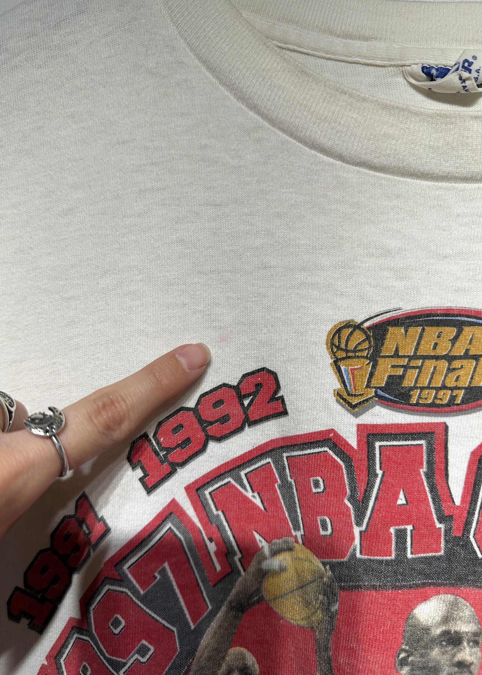 1997 Chicago Bulls White NBA Finals Tee Masc L AS IS