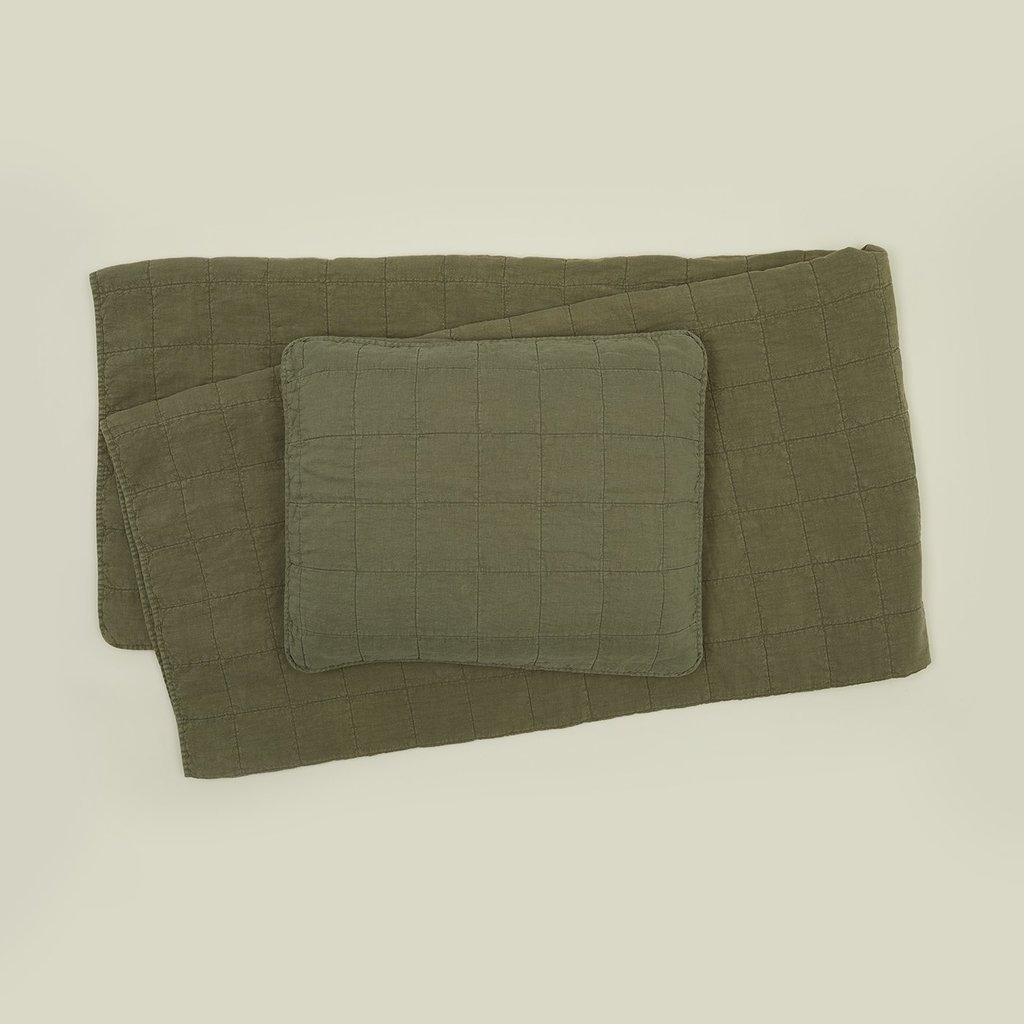 Hawkins New York Simple Linen King Quilt, Olive