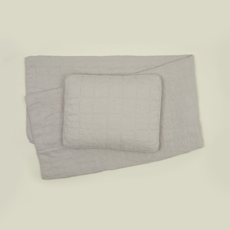 Hawkins New York Simple Linen Quilt, King- Light Grey