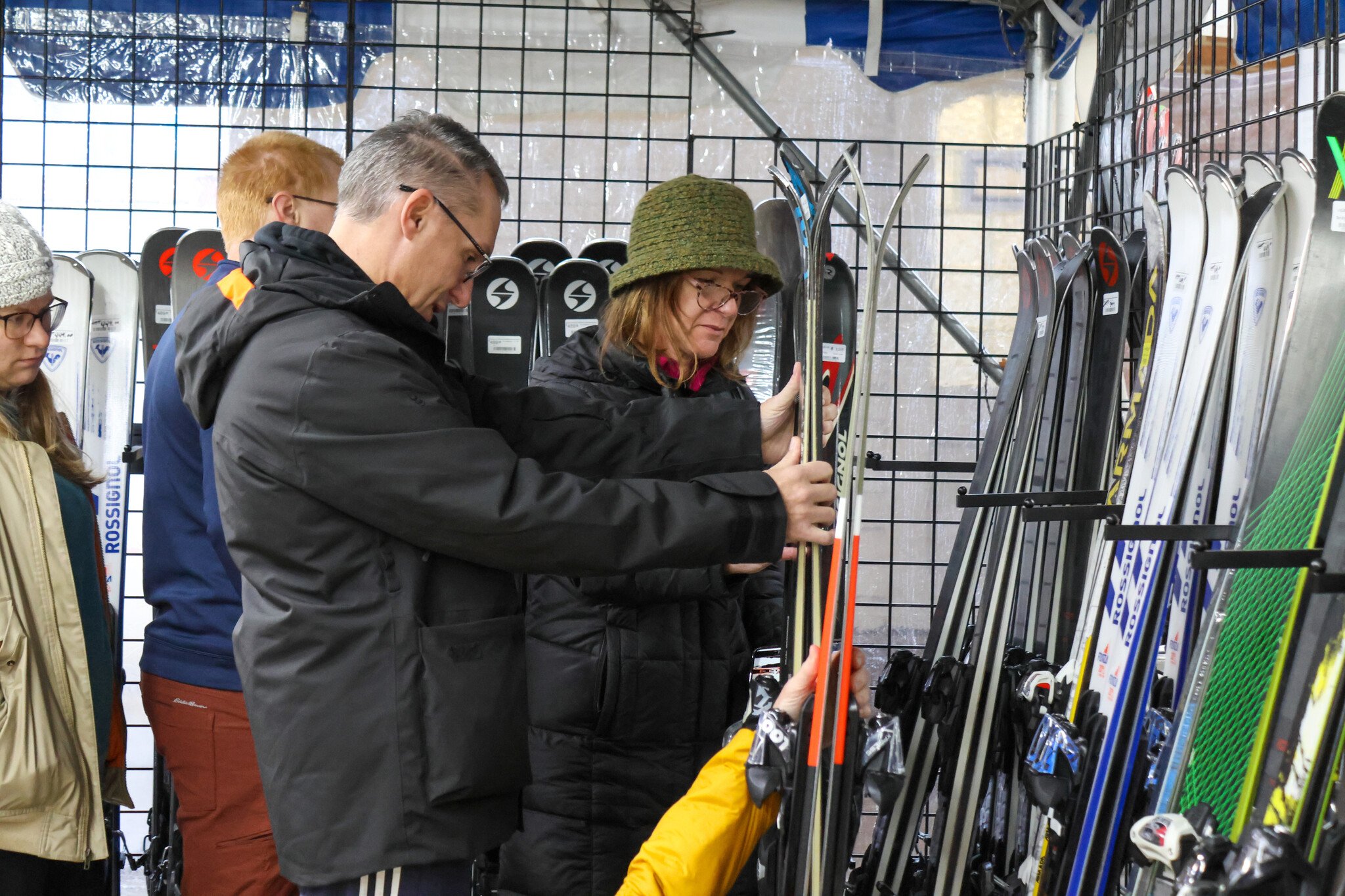 Crowds shopping at the Ann Arbor ski swap