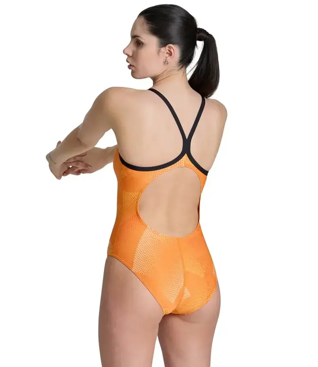 Arena Halftone Lightdrop Back