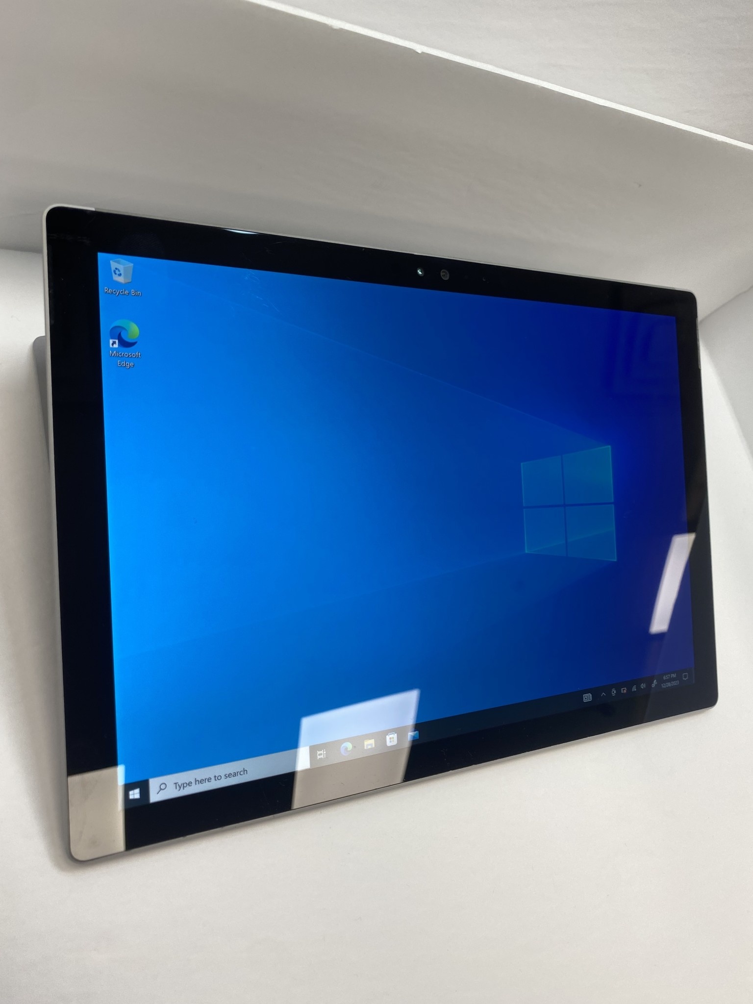 Microsoft Surface Pro 4; 4GB 128GB i5-6300U 2.4GHz - Nanoshop