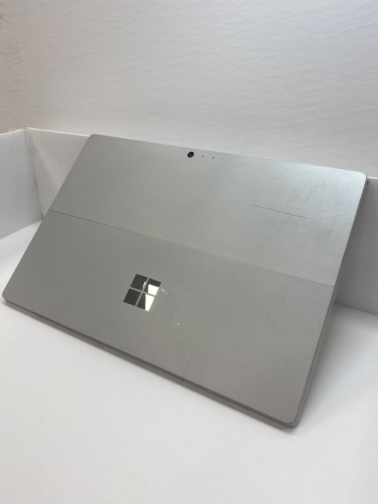 Used Microsoft Surface Pro 4; 8GB 256GB i5-6300U 2.4GHz w/ Keyboard