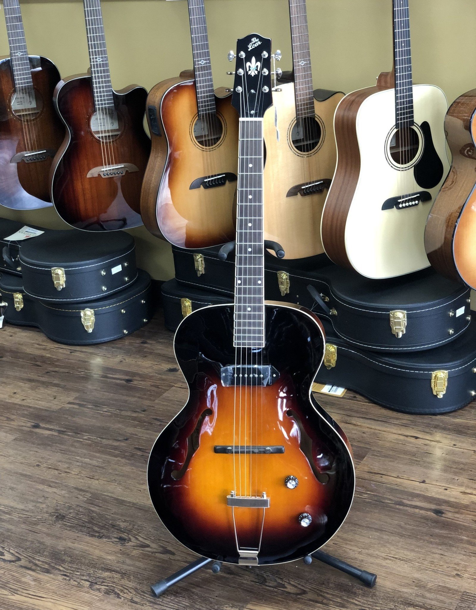 Loar Archtop Gtr w/p90 - Melody Time Music