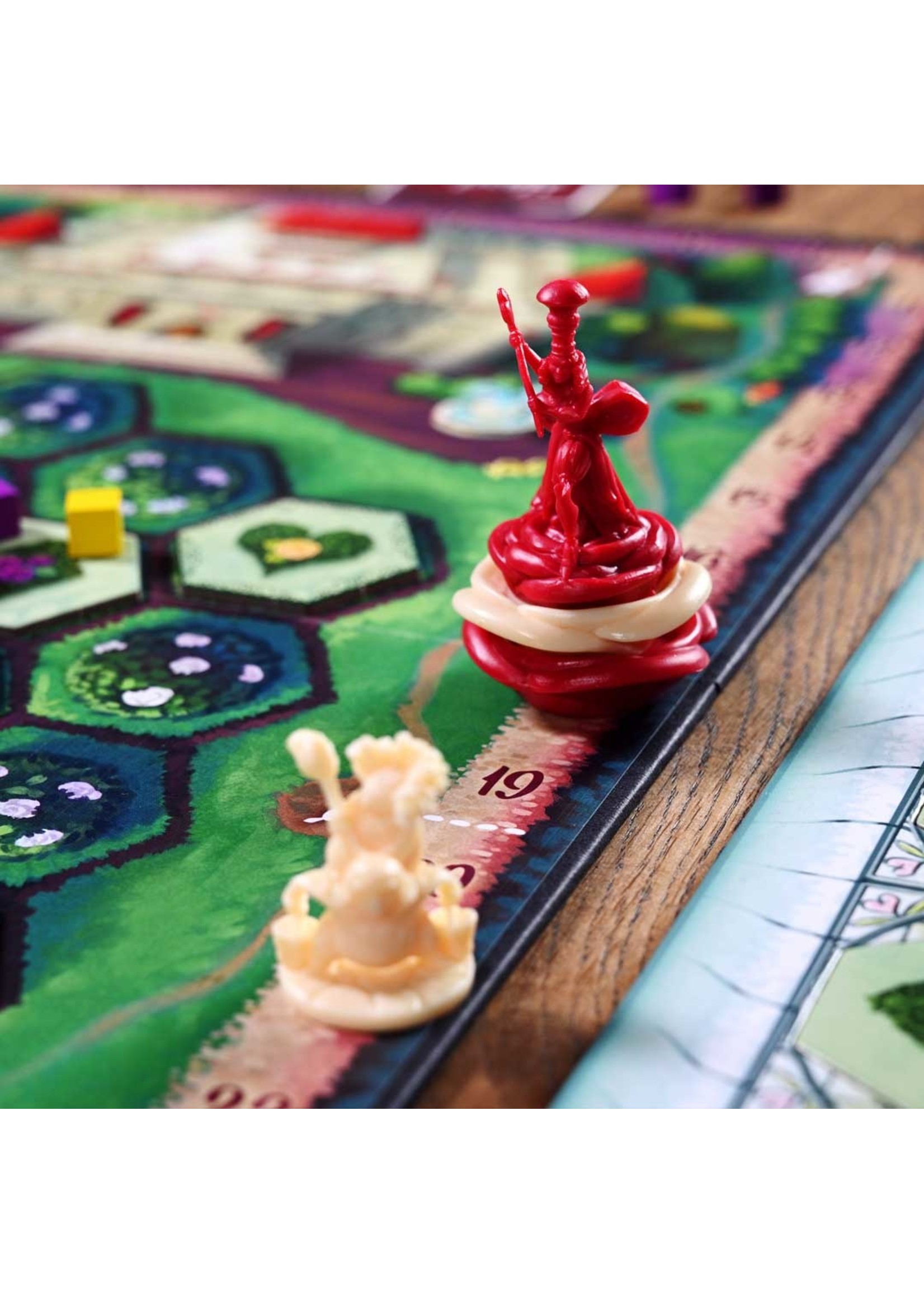 Paint the Roses a cooperative Alice in Wonderland Board Game