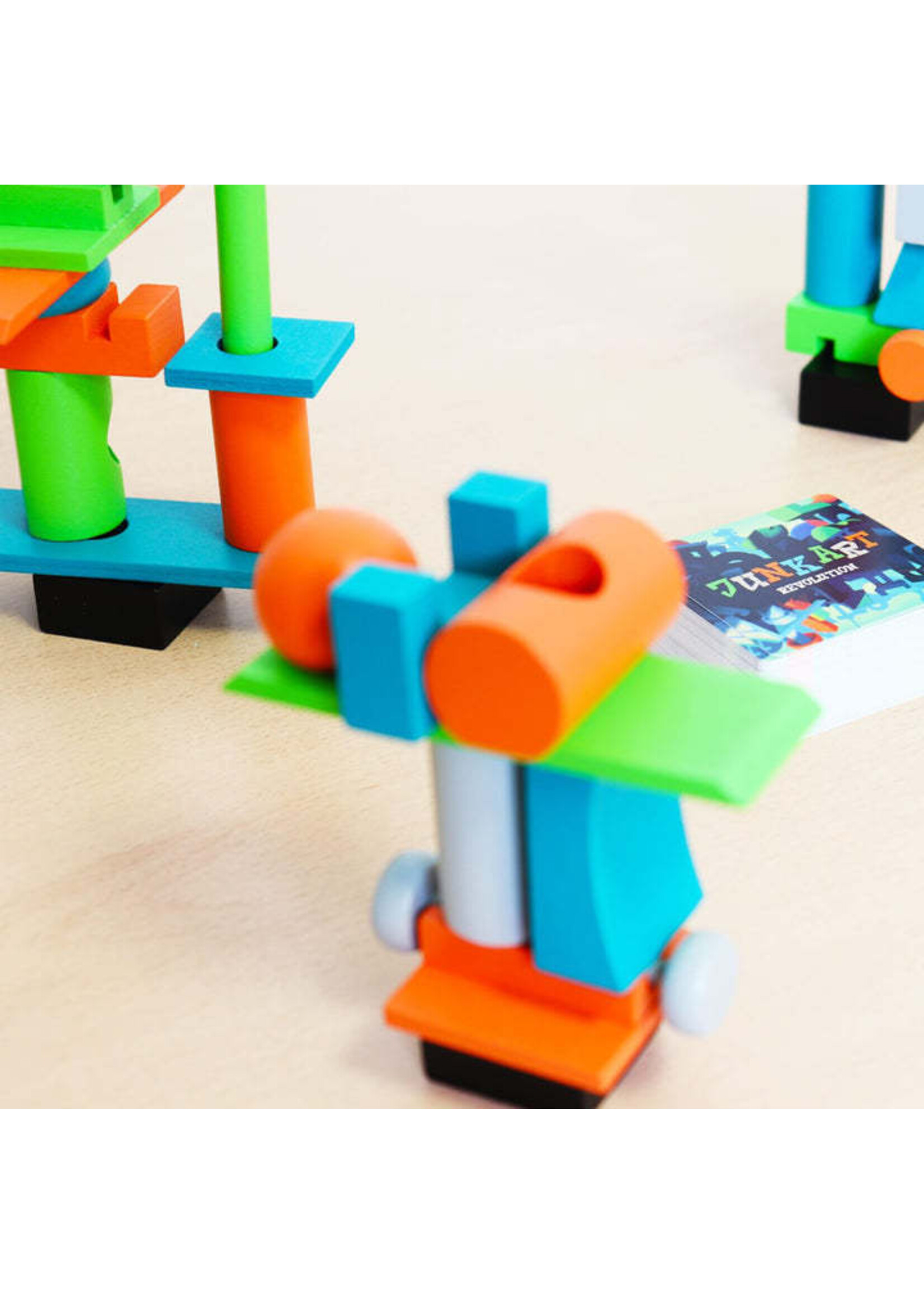 Ludonova Junk Art Revolution