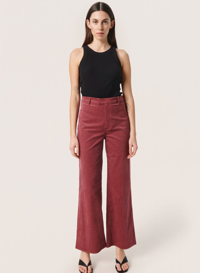 Pantalon Soaked in Luxury Jill en corduroy rouge bordeaux
